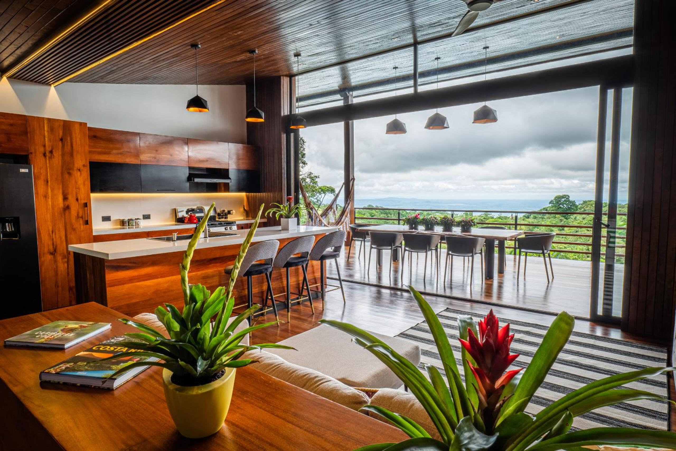 Villa Morpho - Luxury Jungle House at Ecolirios Green Community