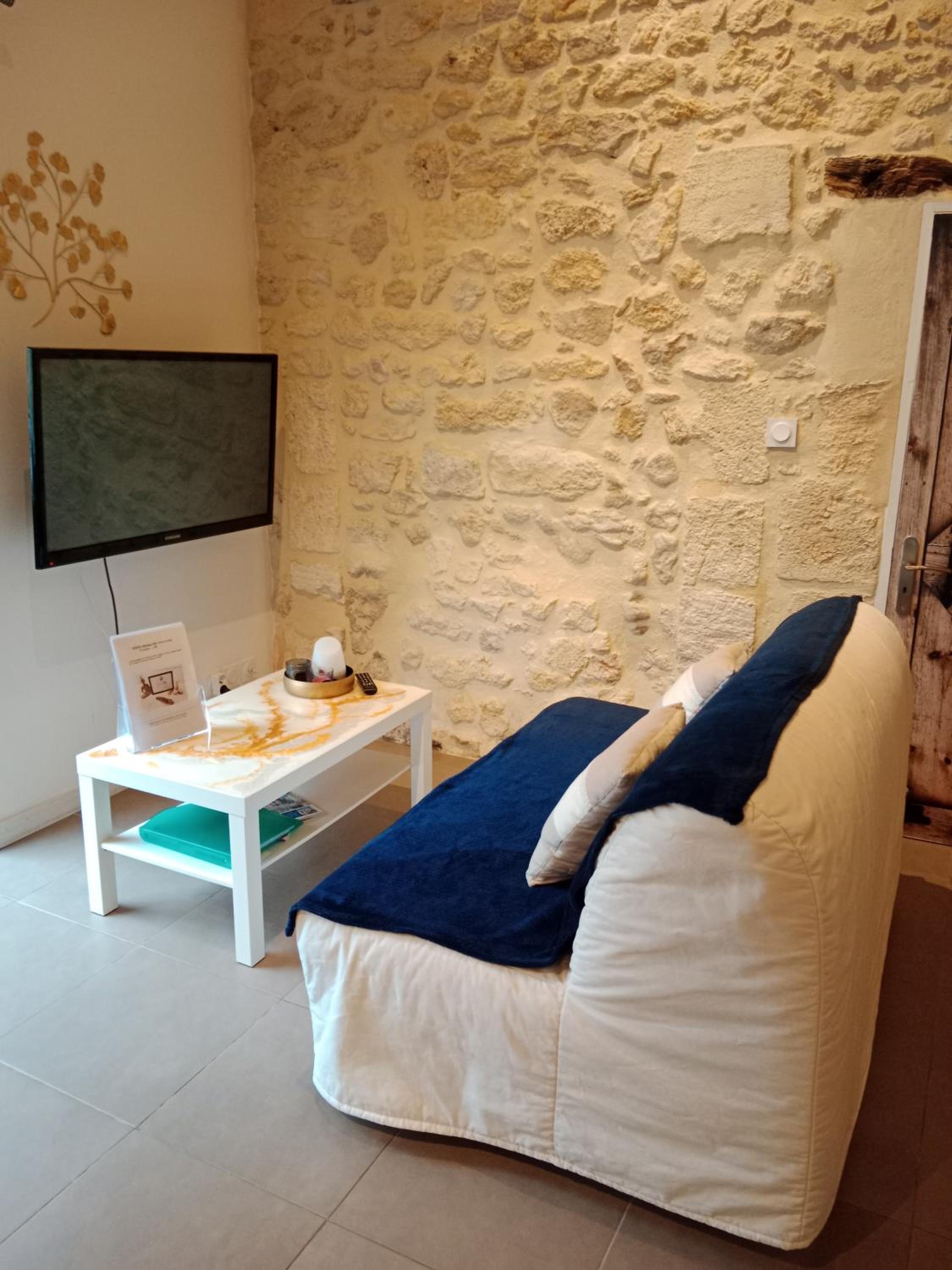 Le Cosy Cabarieu view 2