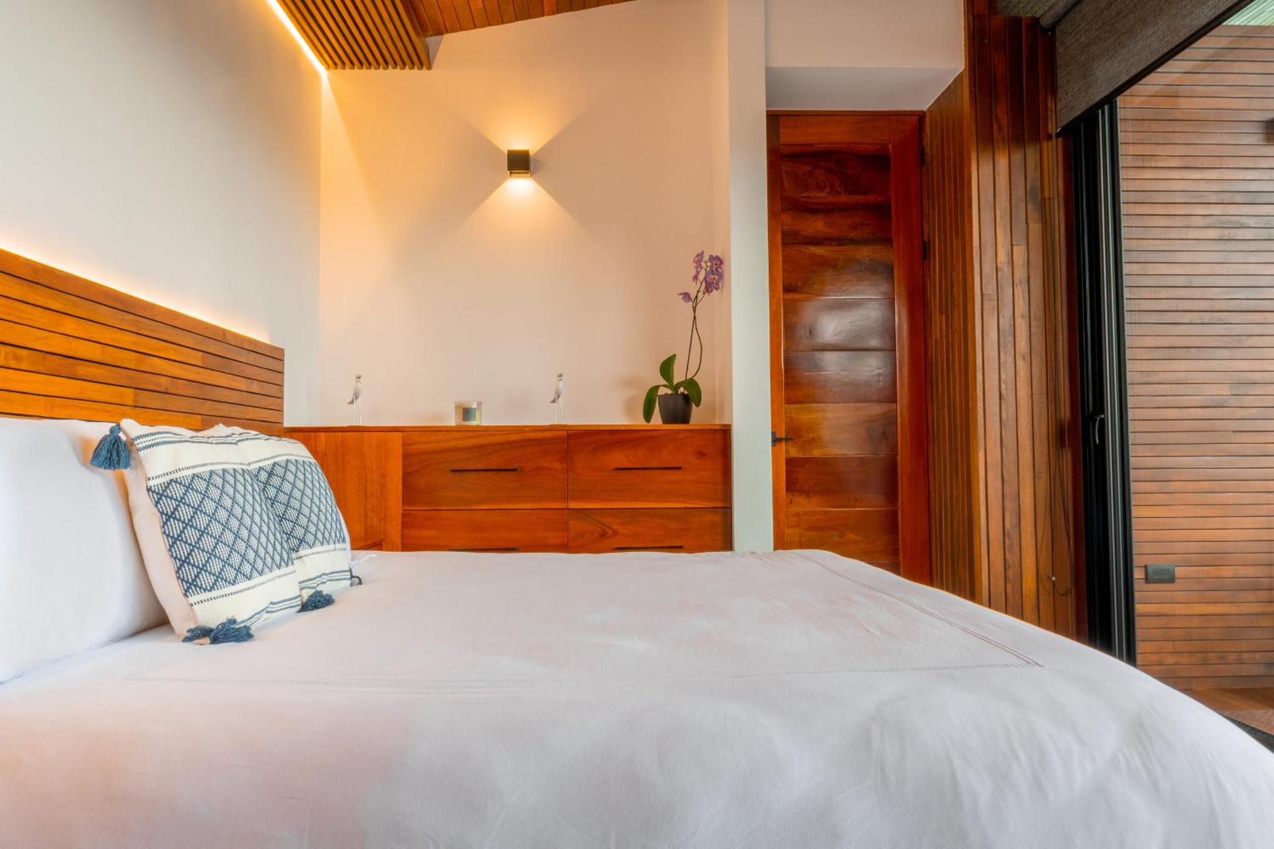 Villa Morpho - Luxury Jungle House at Ecolirios Green Community