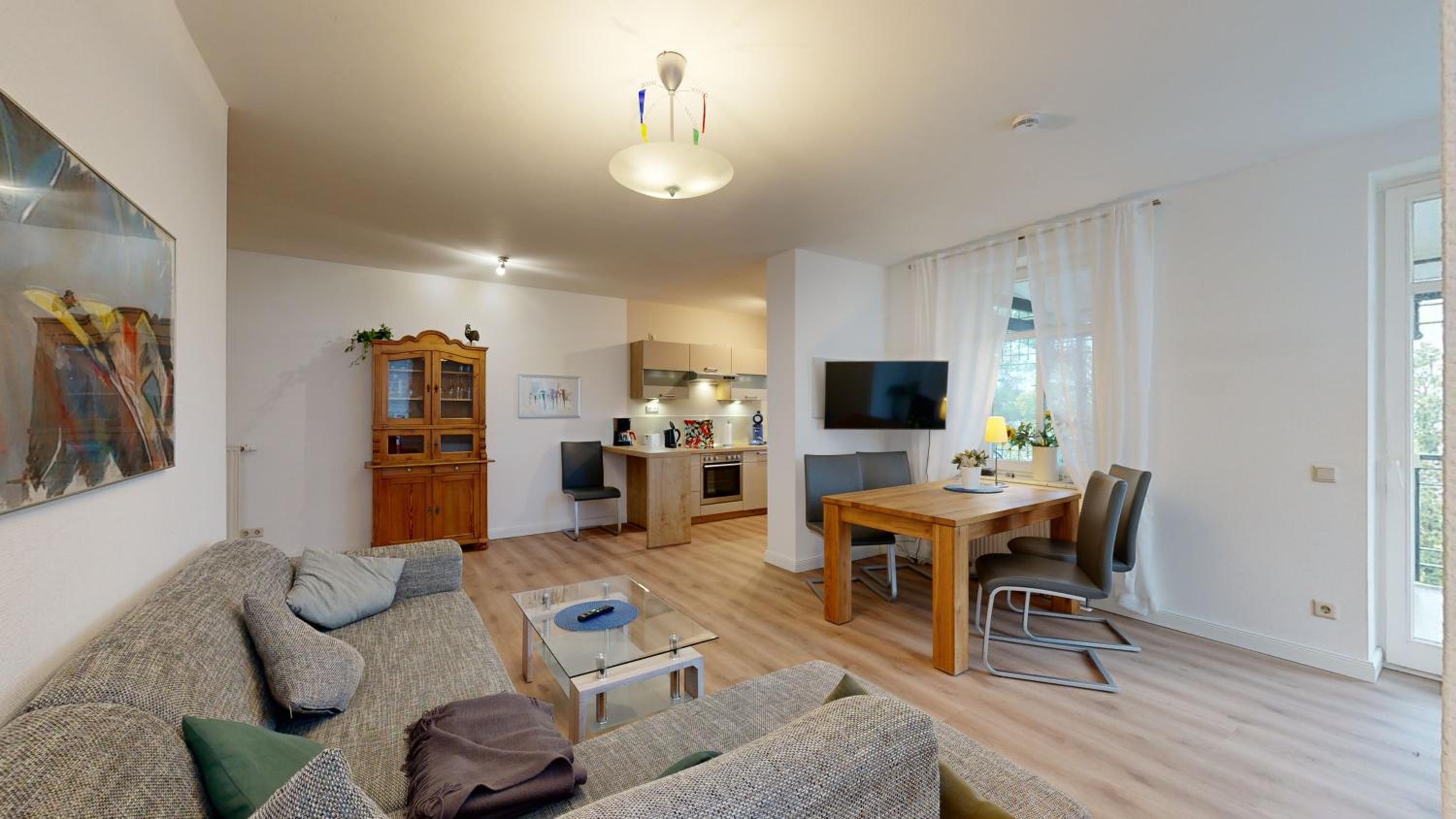 Villa Strandblick in Binz, FeWo direkt am Strand mit Balkon und seitlichem Meerblick