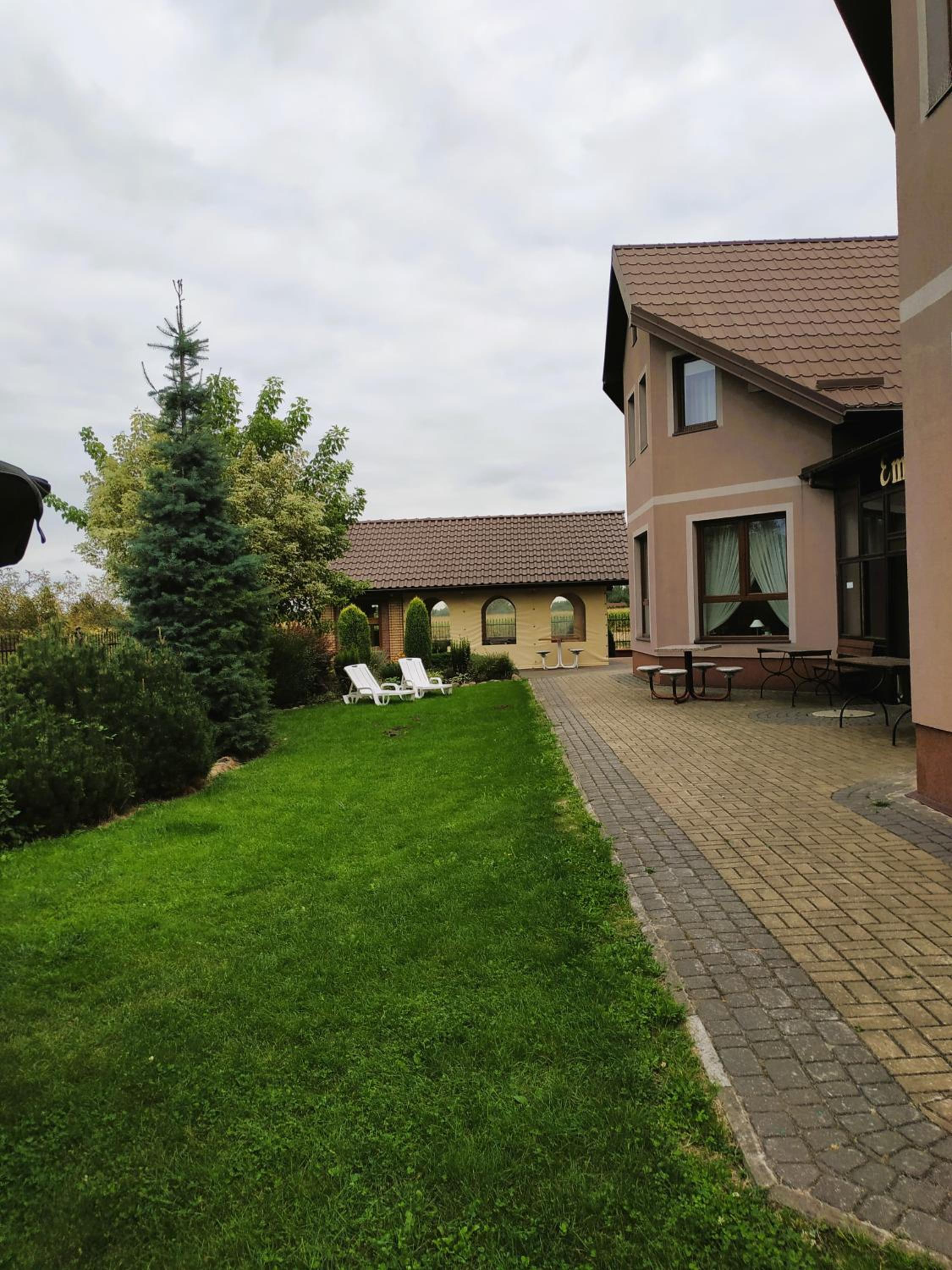 Photo 33