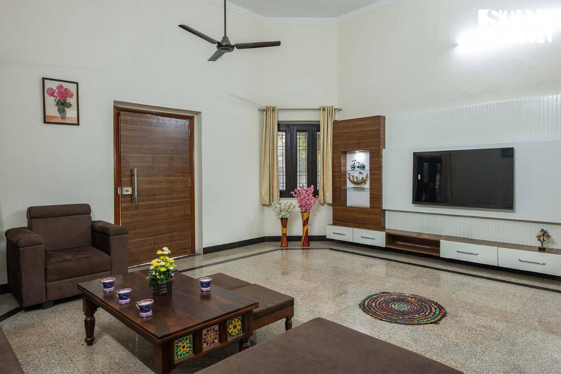 StayVista's The Cosy Countryside - Villa with Swimming Pool, Lawn & Indoor-Outdoor Games
