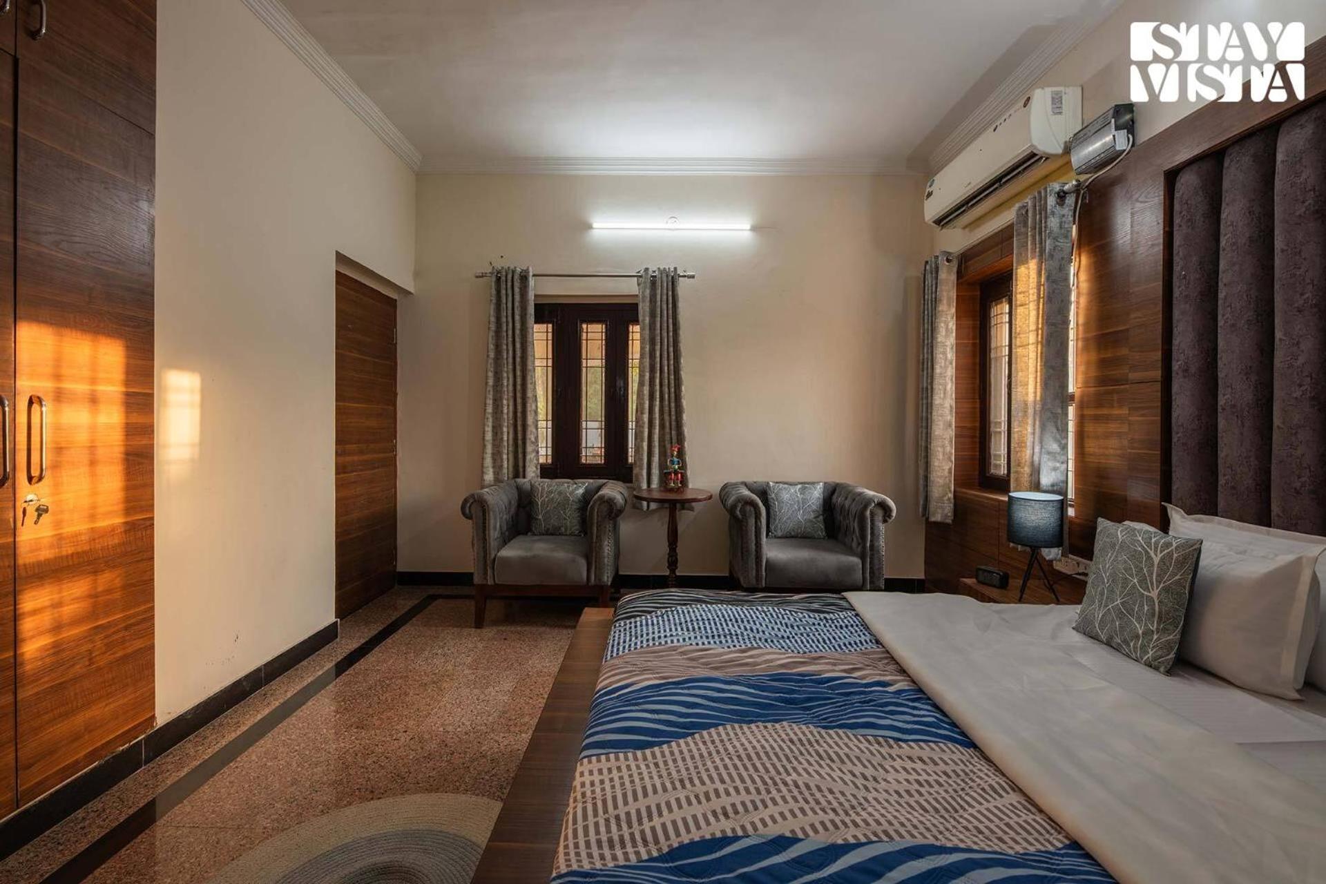 StayVista's The Cosy Countryside - Villa with Swimming Pool, Lawn & Indoor-Outdoor Games