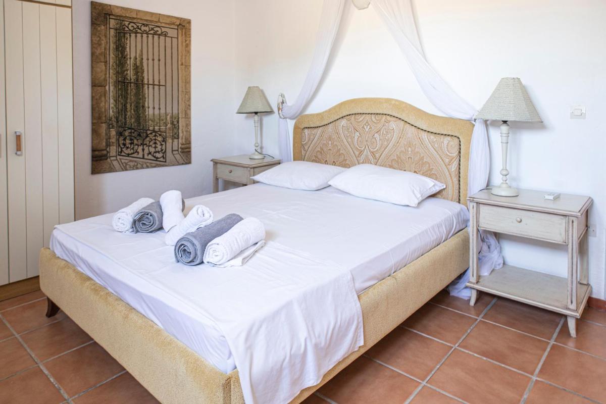 Elysium Paros Houses