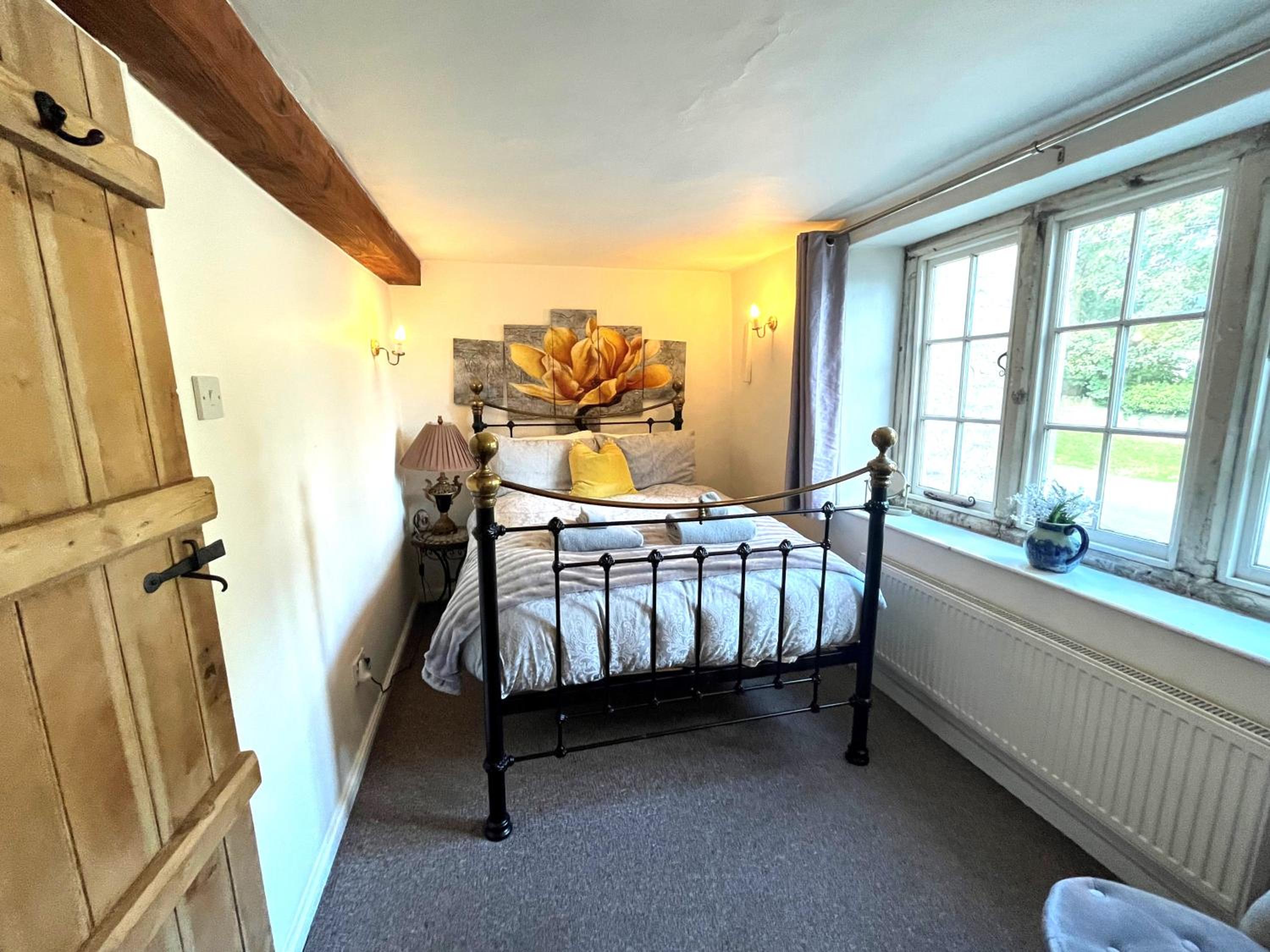 Bradford on Avon holiday cottage 4 bedroom near Bath view 5