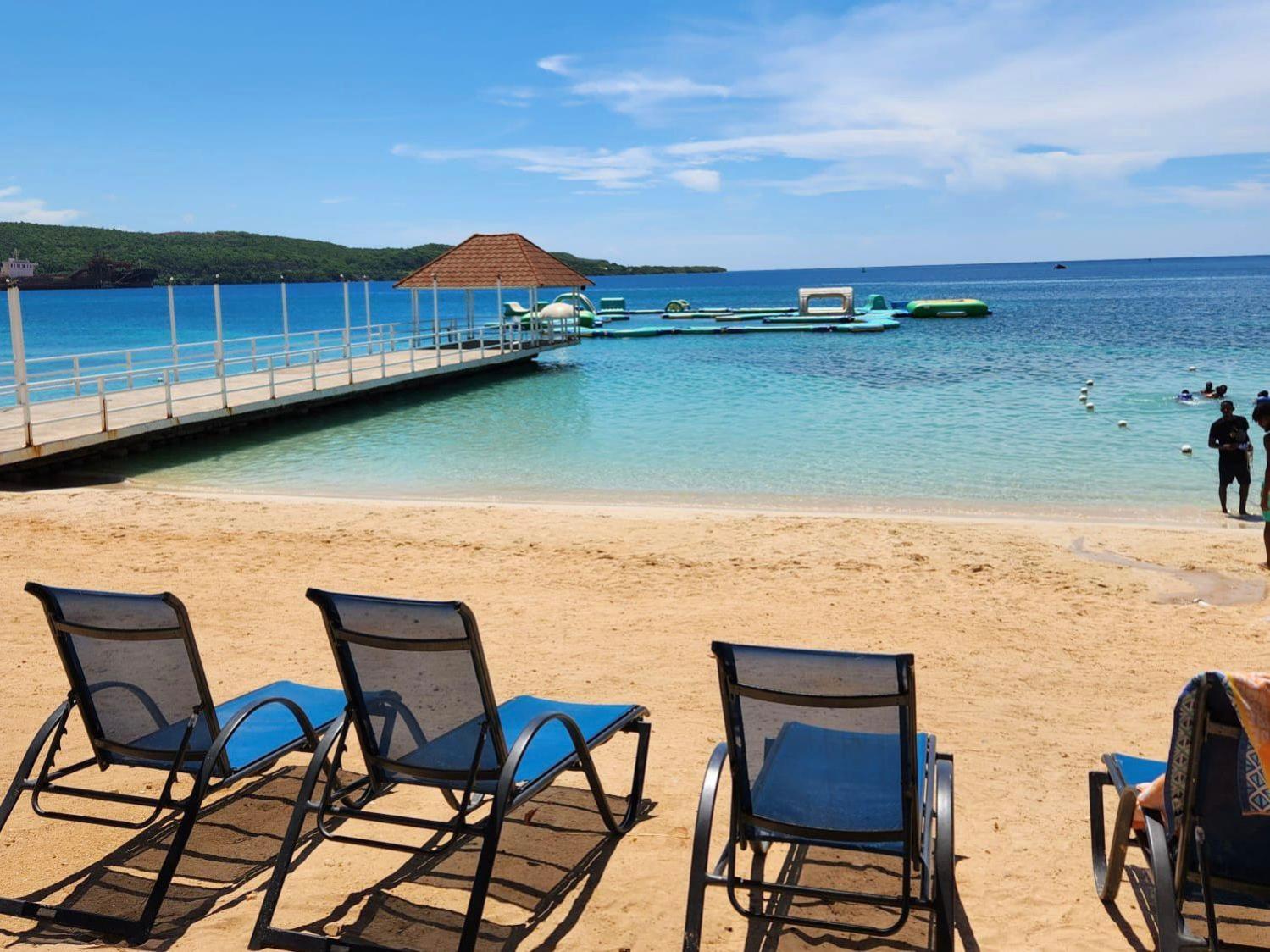 VaeTropicalParadise Free Puerto Seco Beach Access view 4