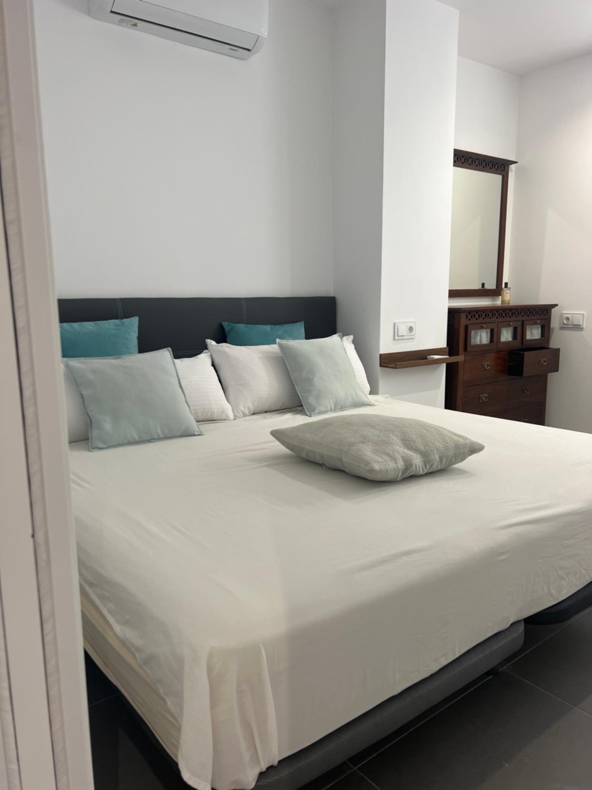 Cozy Apartment Malaga Center near Teatro Cervantes