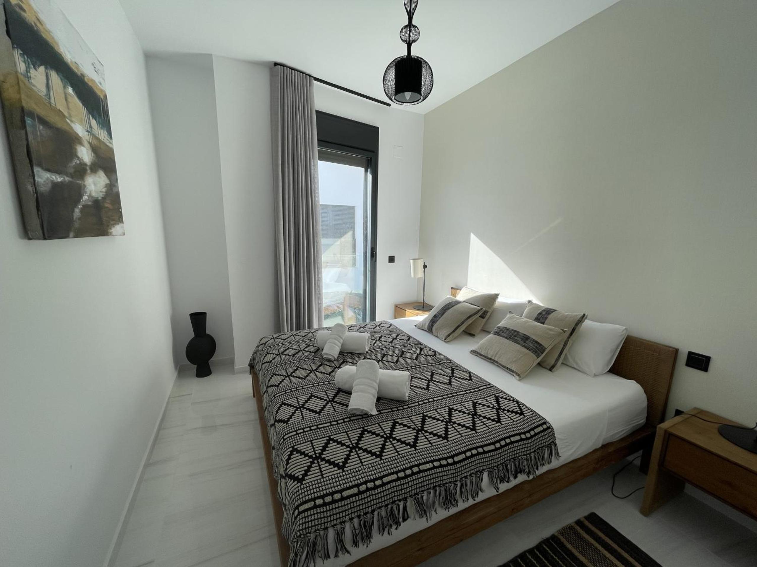 Luxury Sea View Penthouse by United Renters