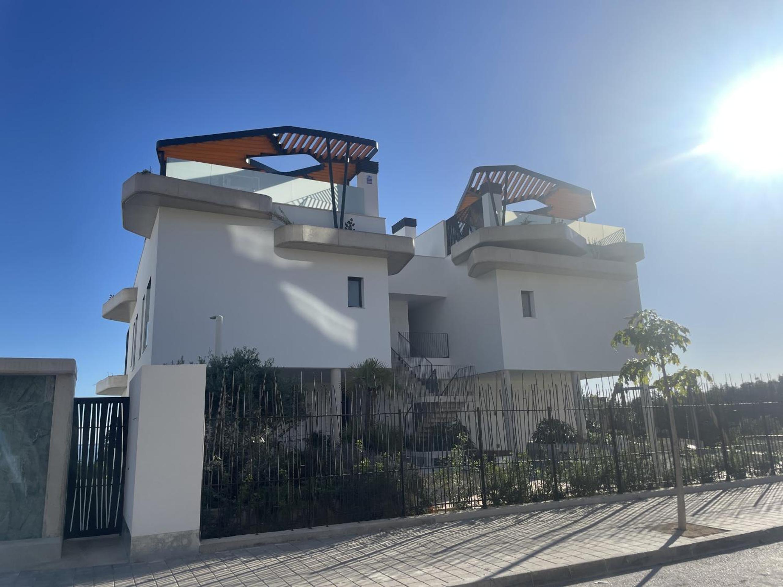 Luxury Sea View Penthouse by United Renters