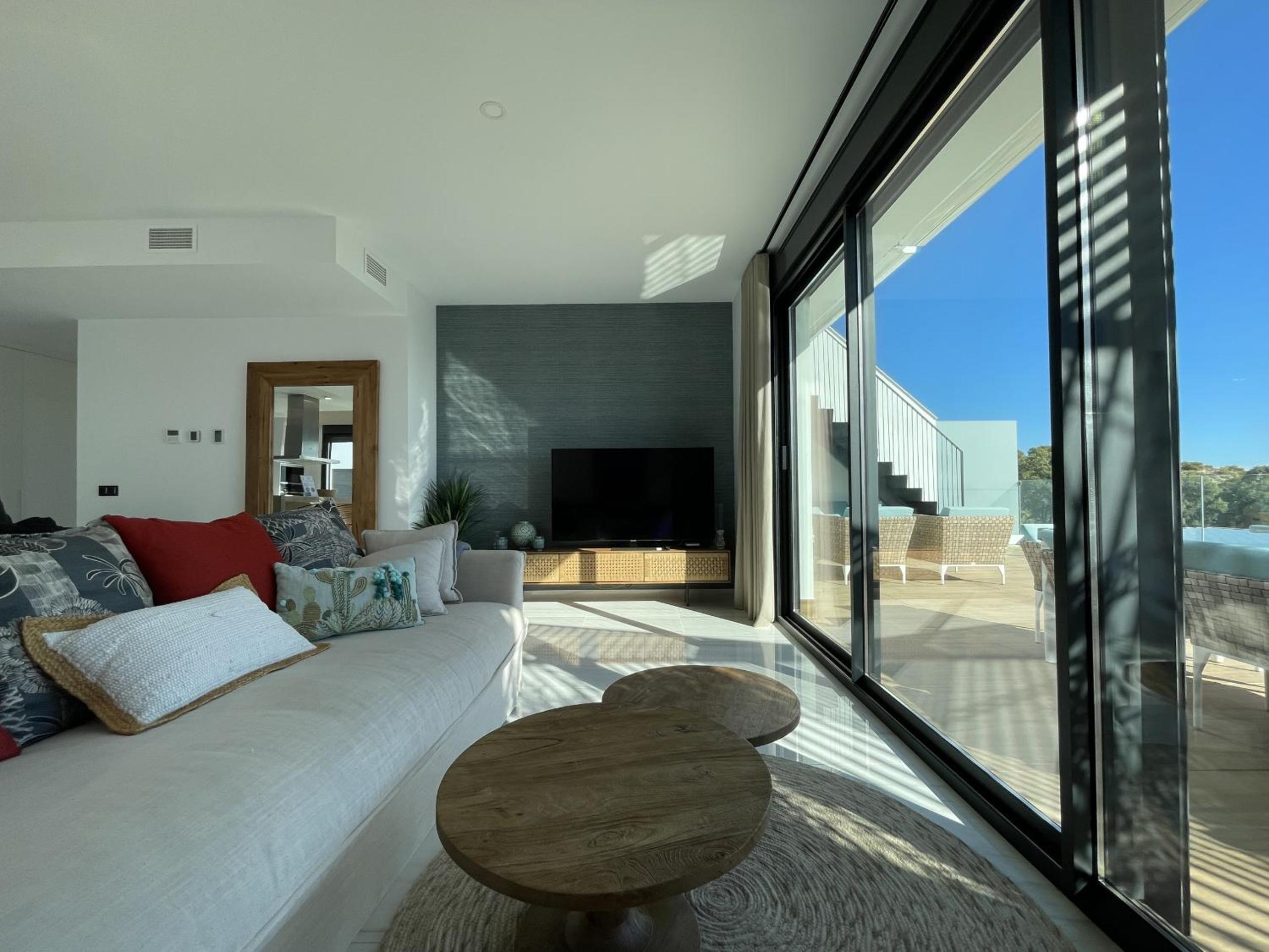 Luxury Sea View Penthouse by United Renters