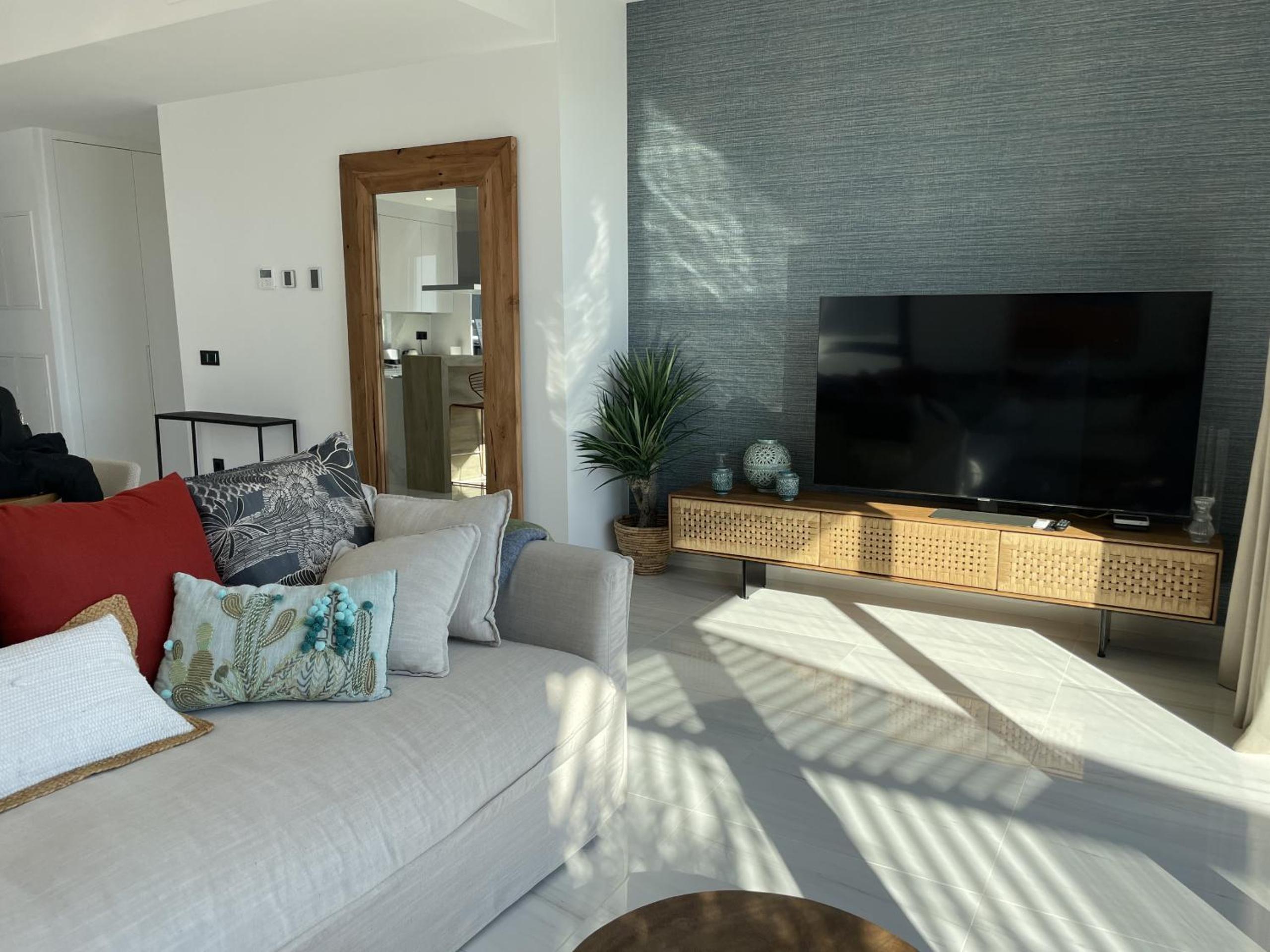 Luxury Sea View Penthouse by United Renters