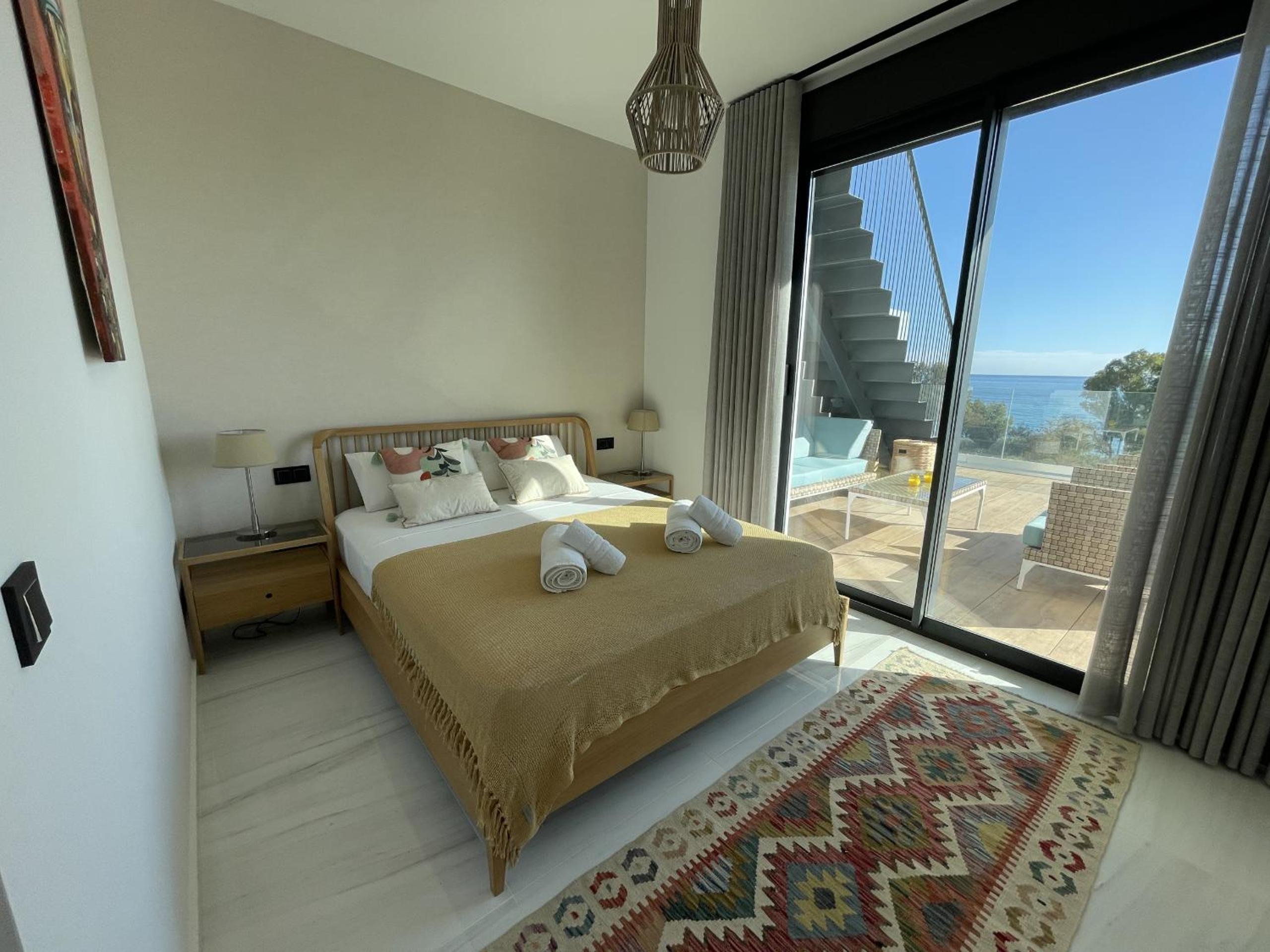 Luxury Sea View Penthouse by United Renters
