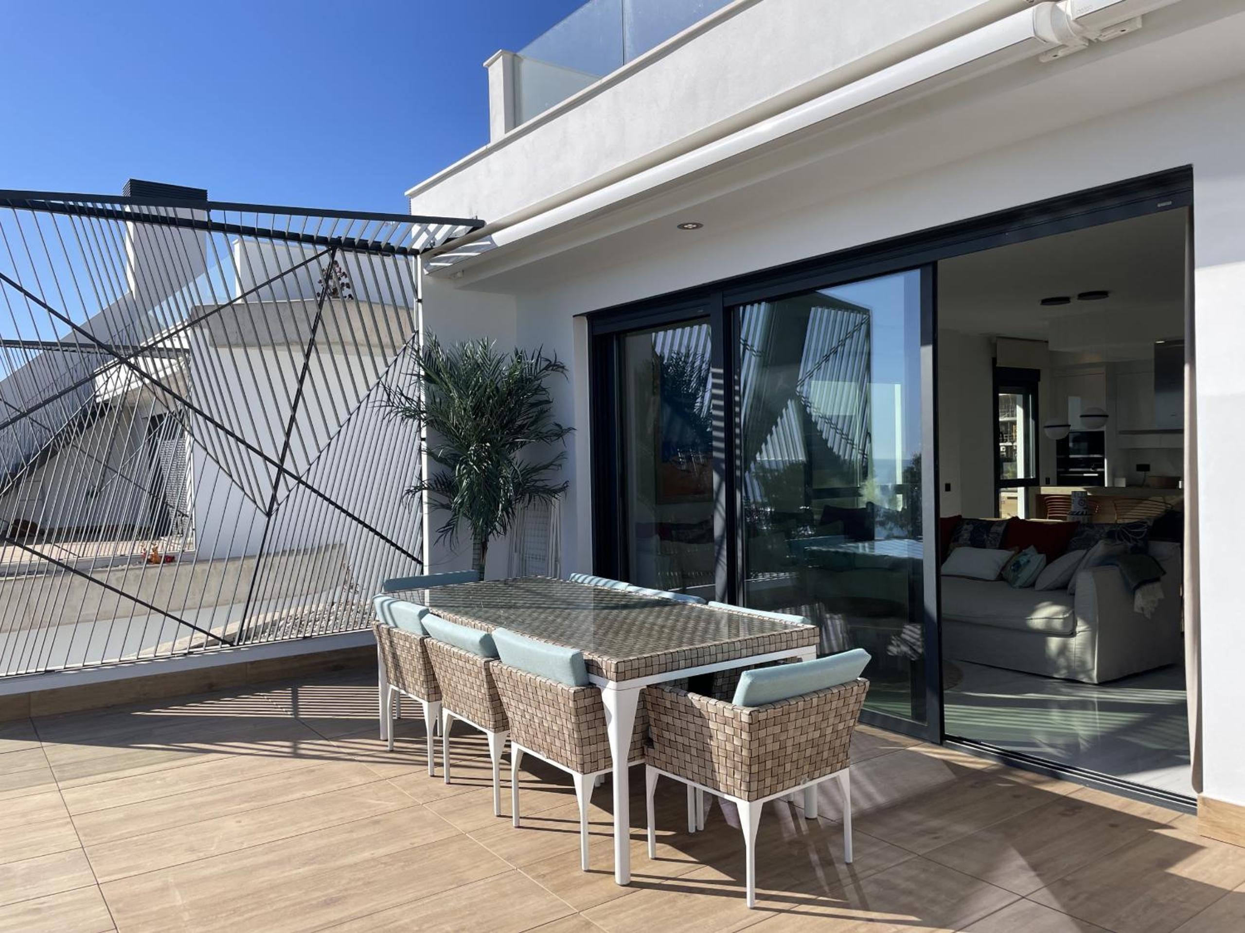 Luxury Sea View Penthouse by United Renters
