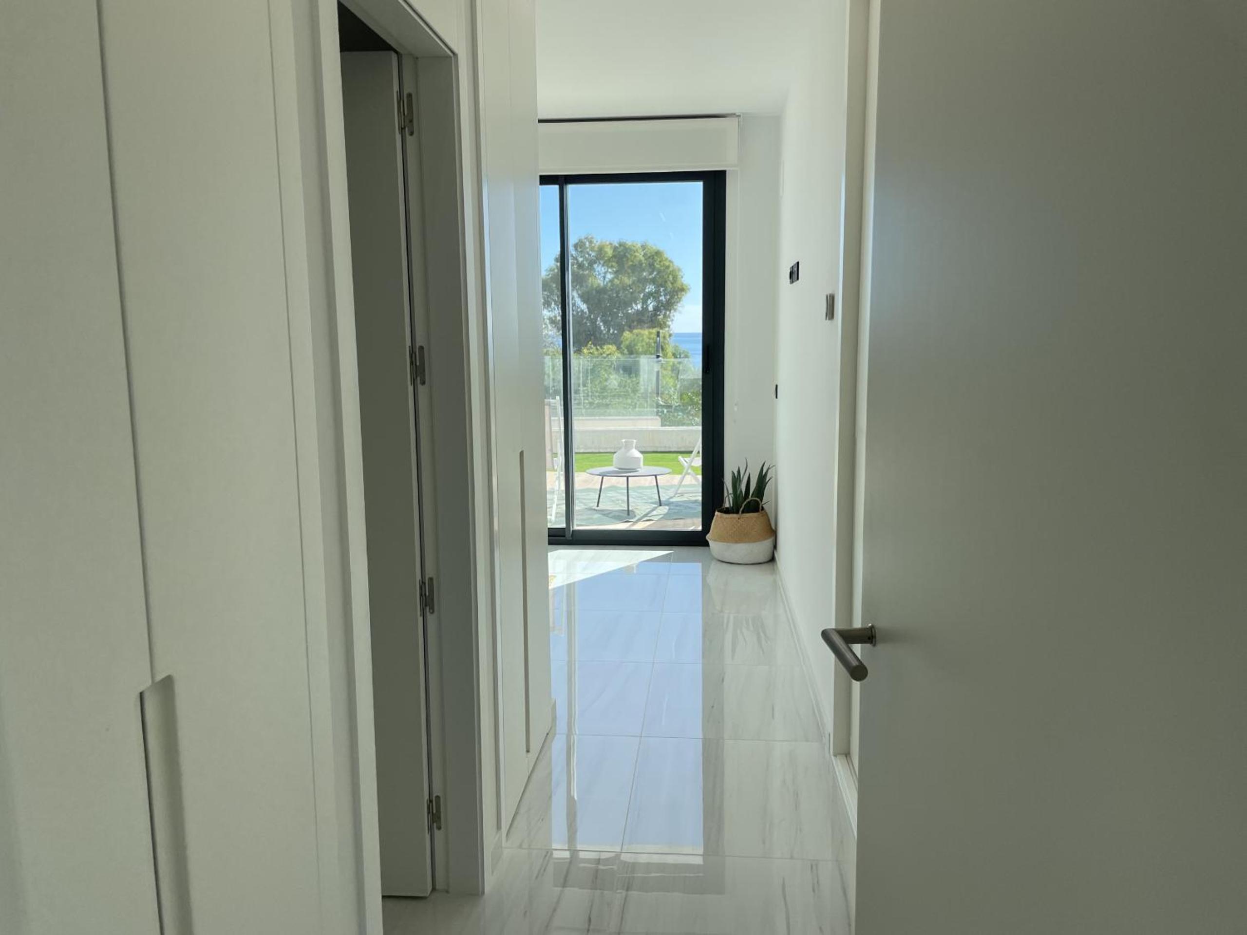 Luxury Sea View Apartment by United Renters