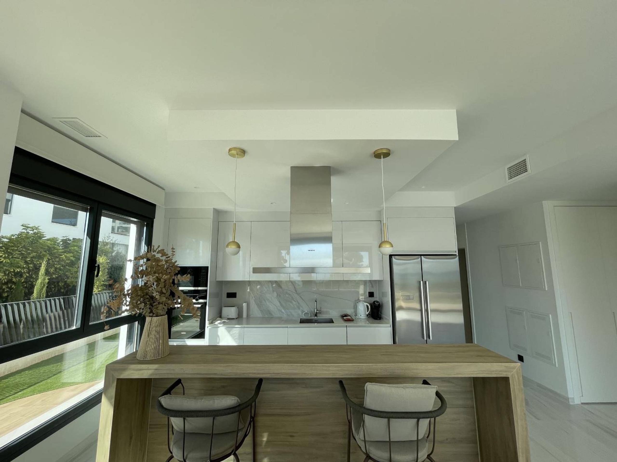 Luxury Sea View Apartment by United Renters