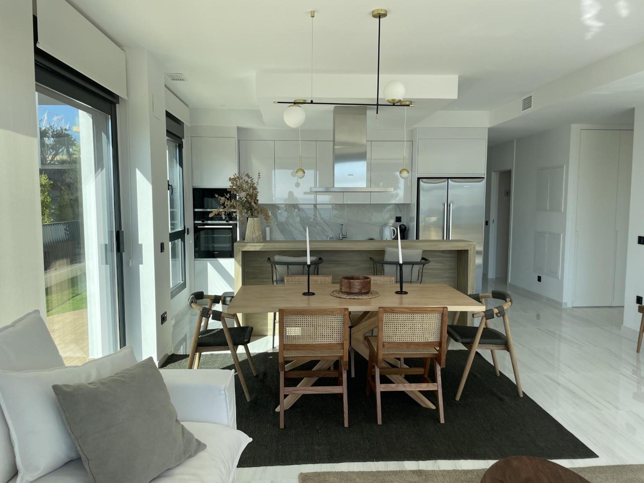 Luxury Sea View Apartment by United Renters