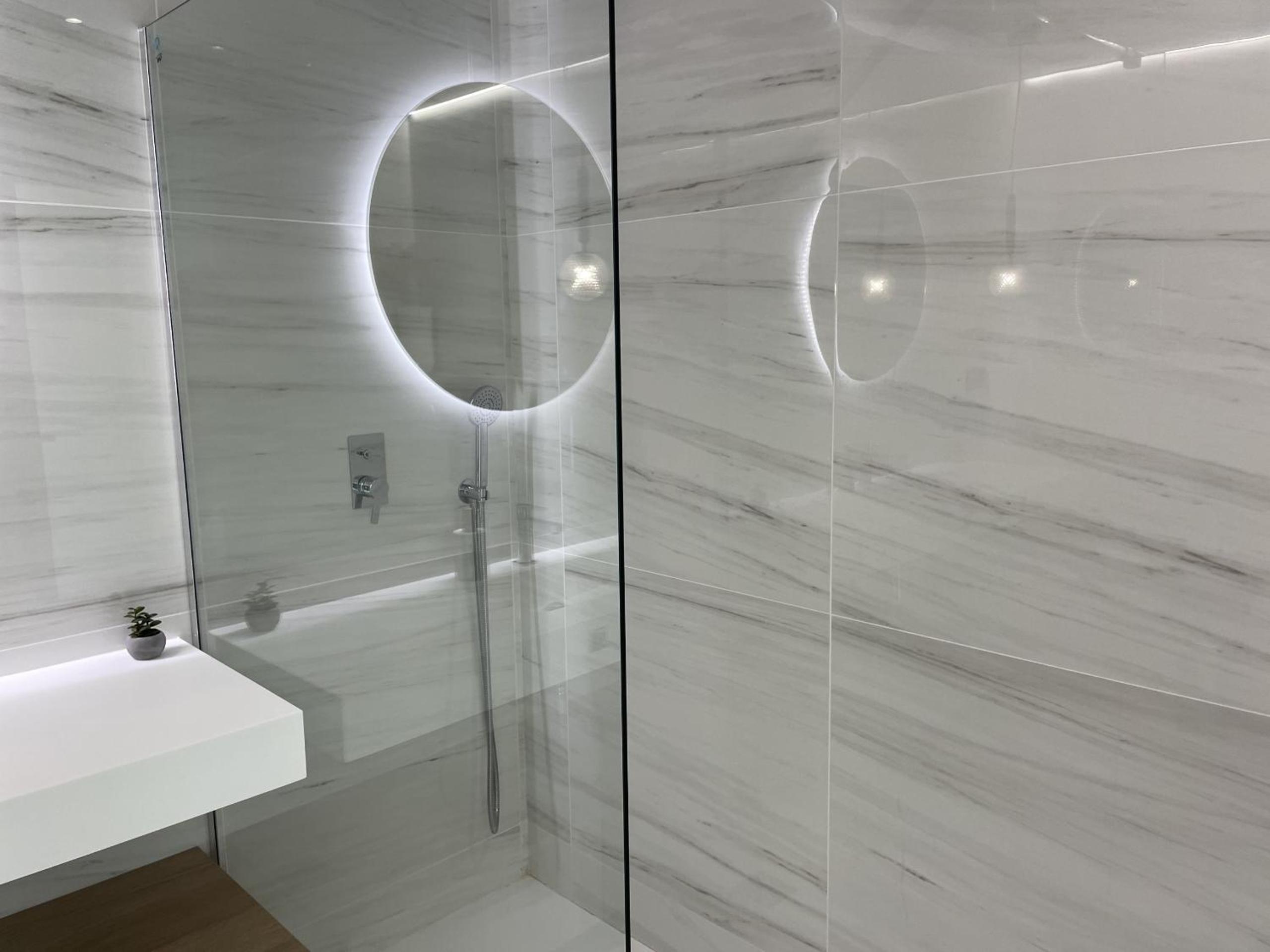 Luxury Sea View Apartment by United Renters