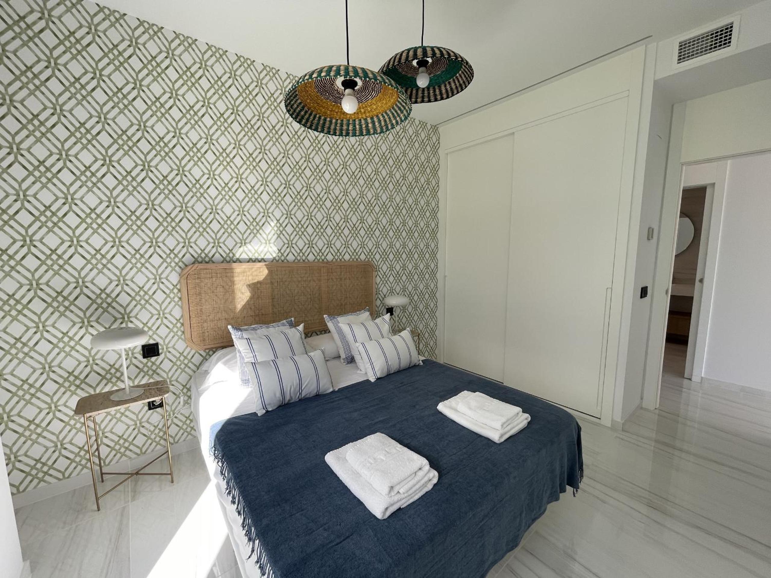 Luxury Sea View Apartment by United Renters