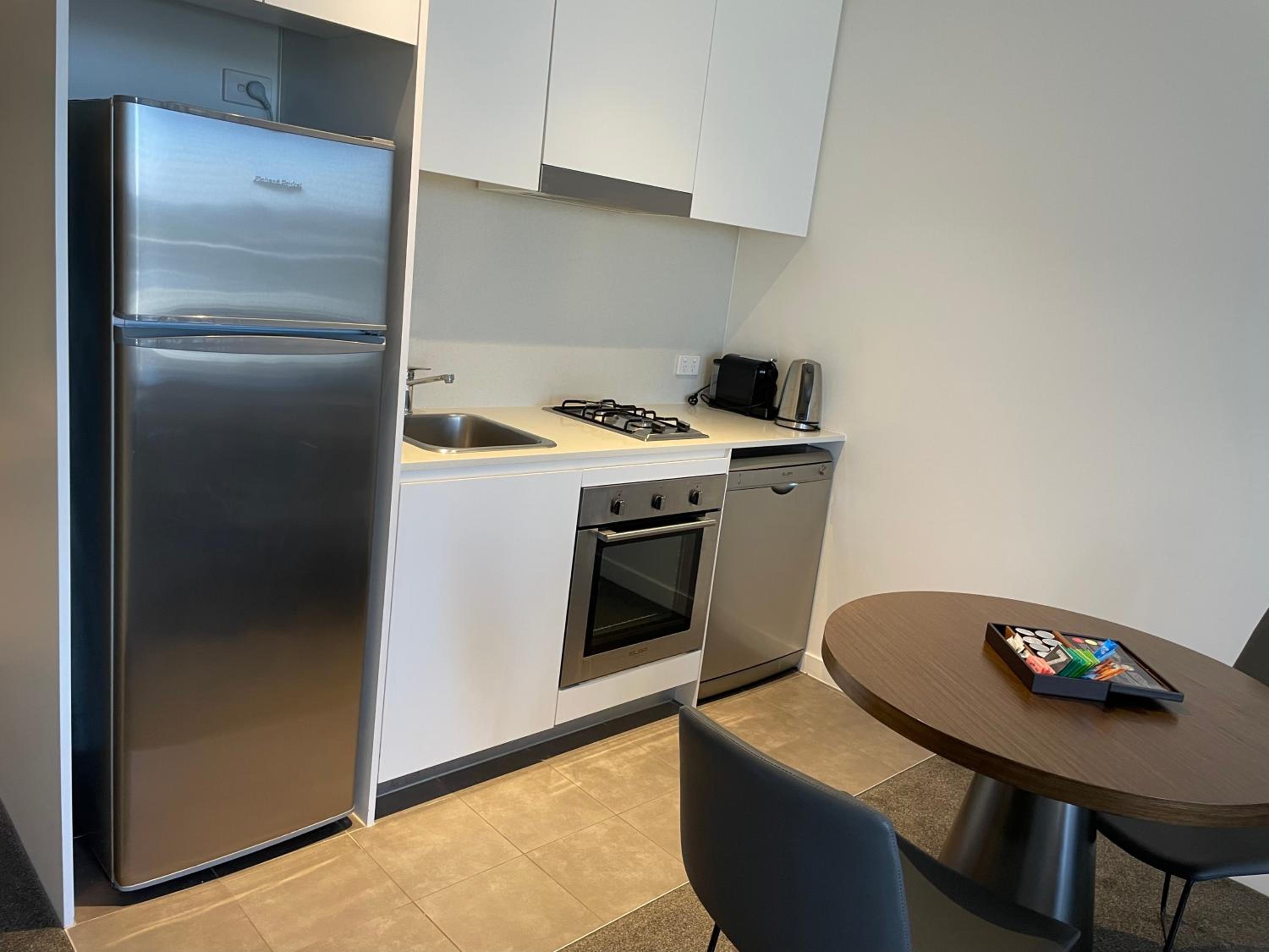 Chatswood Modern Studio with Balcony