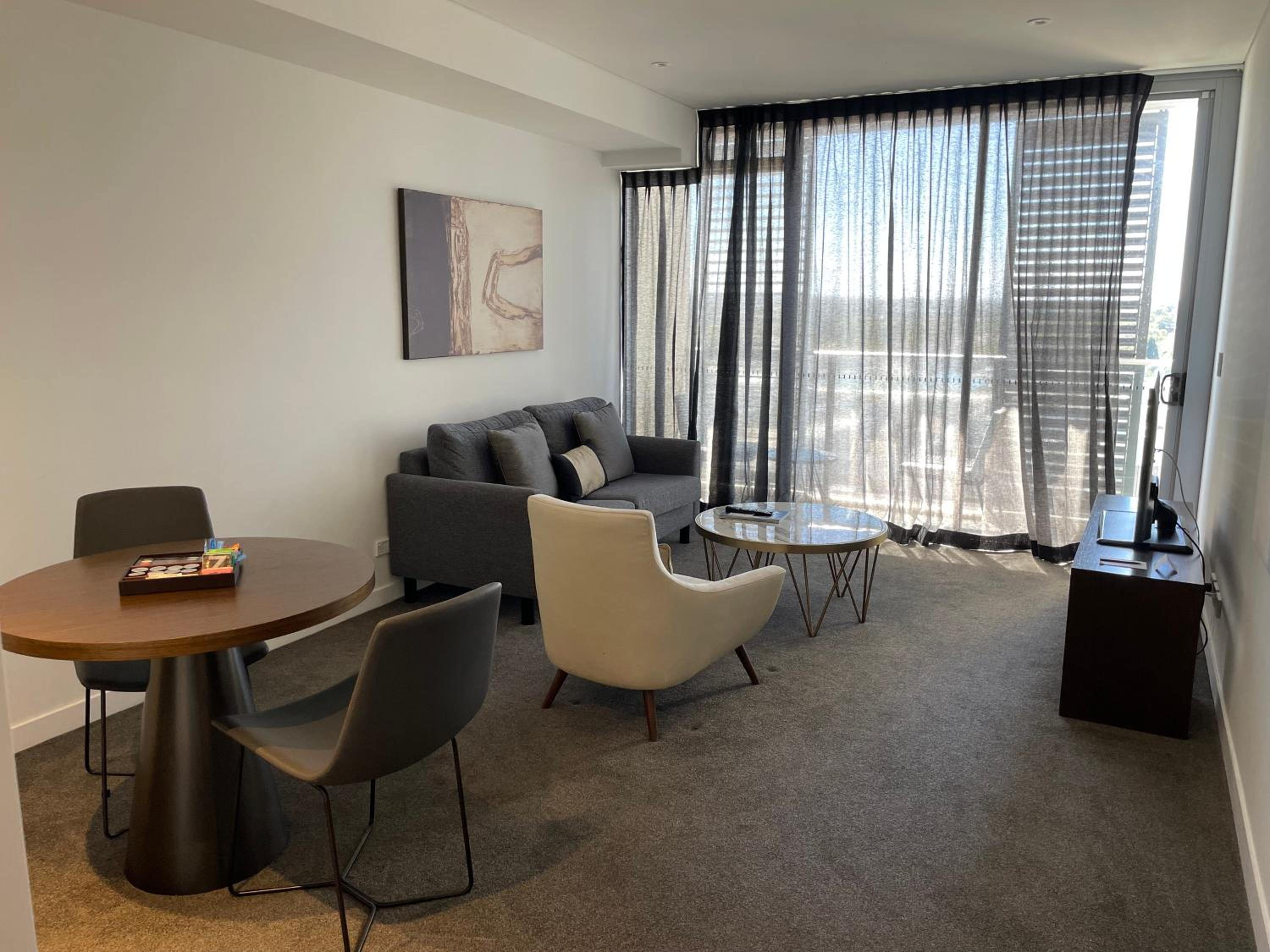 Chatswood Modern Studio with Balcony