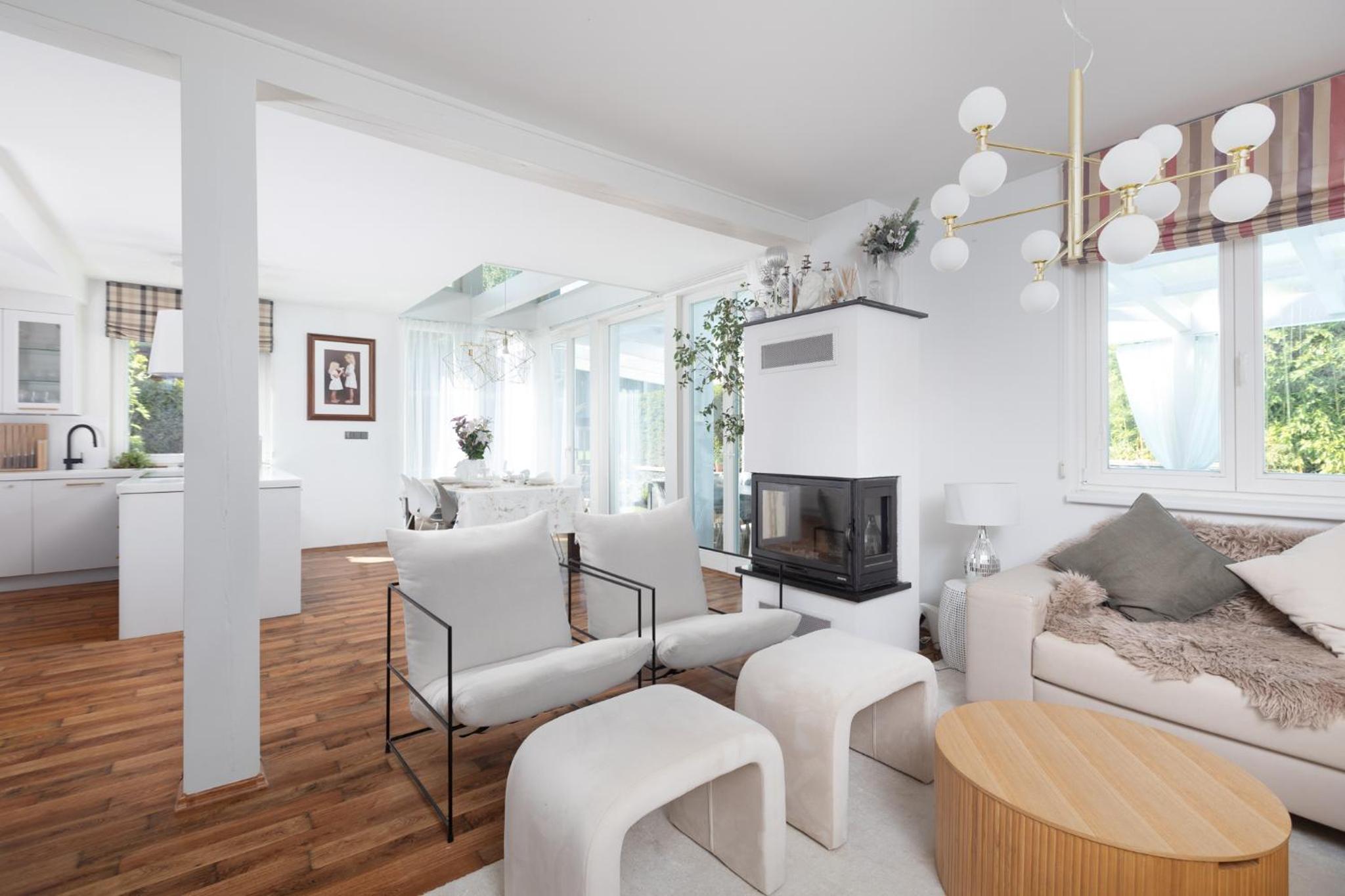 5 rooms villa with pool and fireplace