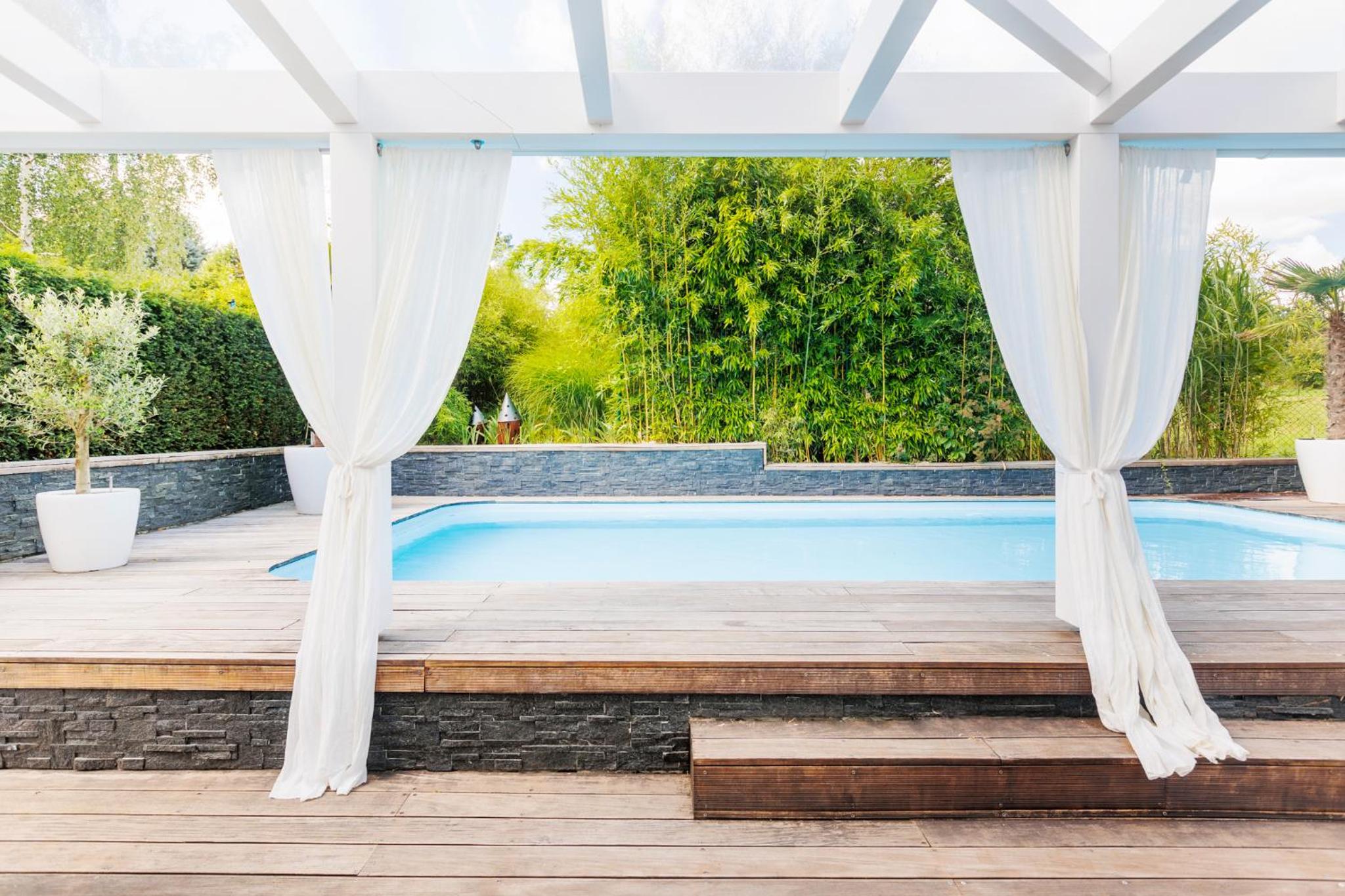 5 rooms villa with pool and fireplace