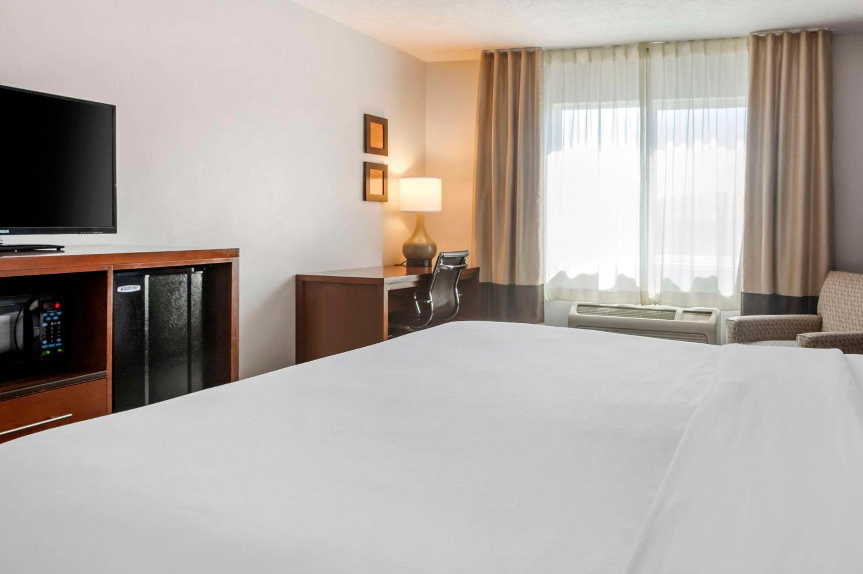 Beaver Vacations - Comfort Inn  Suites Beaver - Interstate 15 North - Property Image 3
