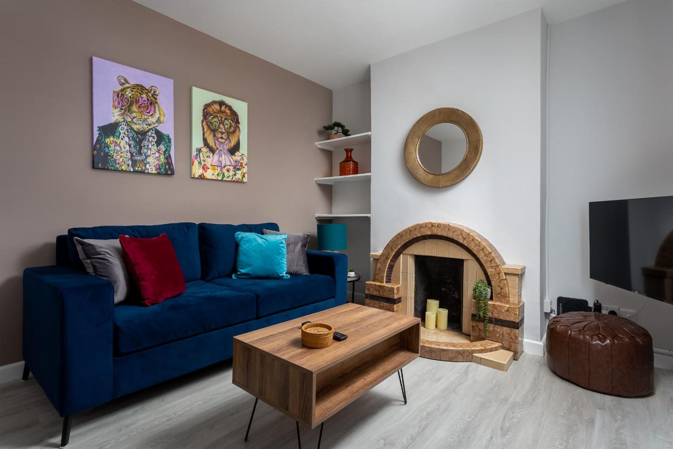 Luxury Cottage - Town Centre with Parking view 2