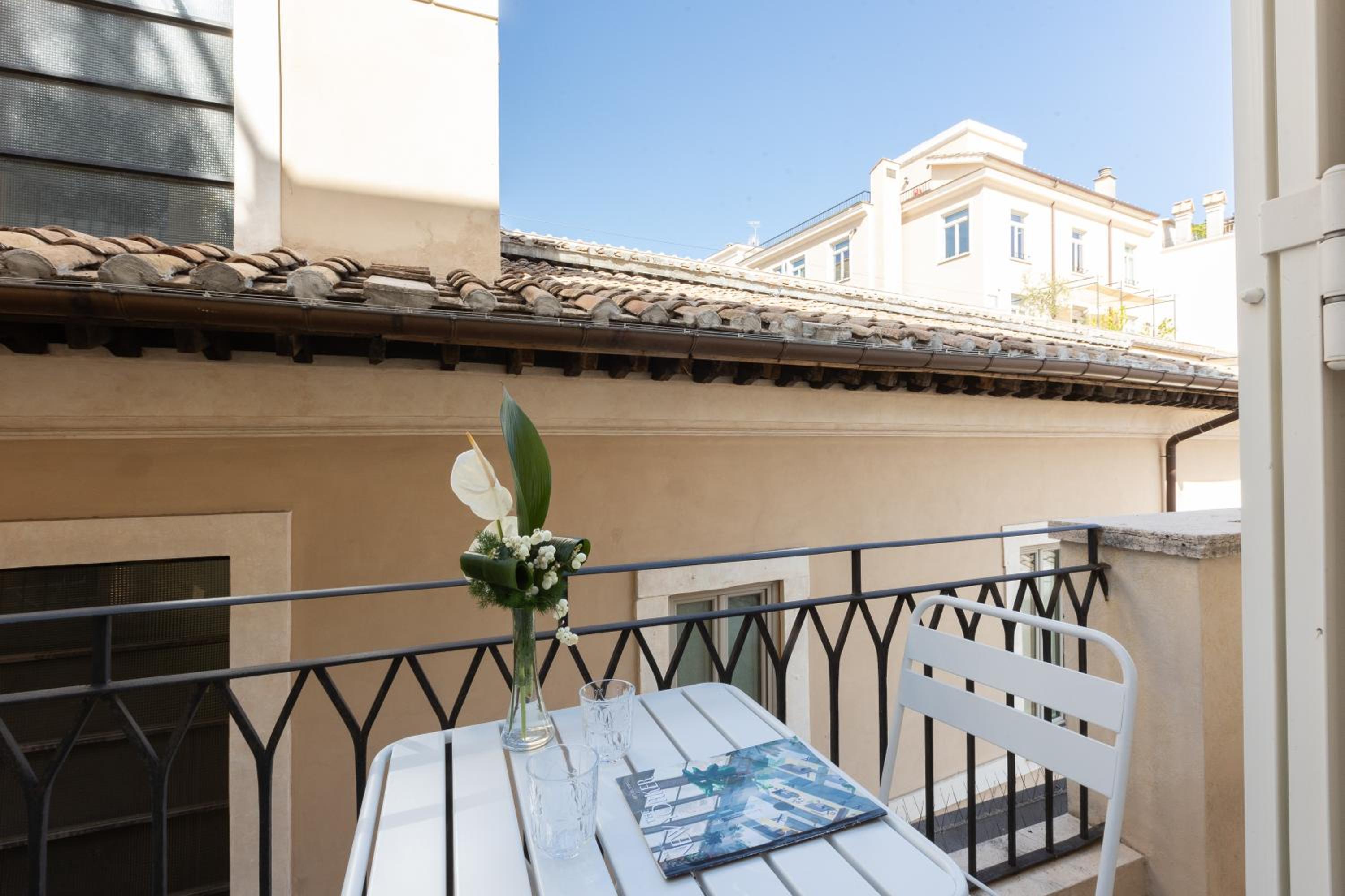 Amazing Piazza Venezia with Jacuzzi and terrace