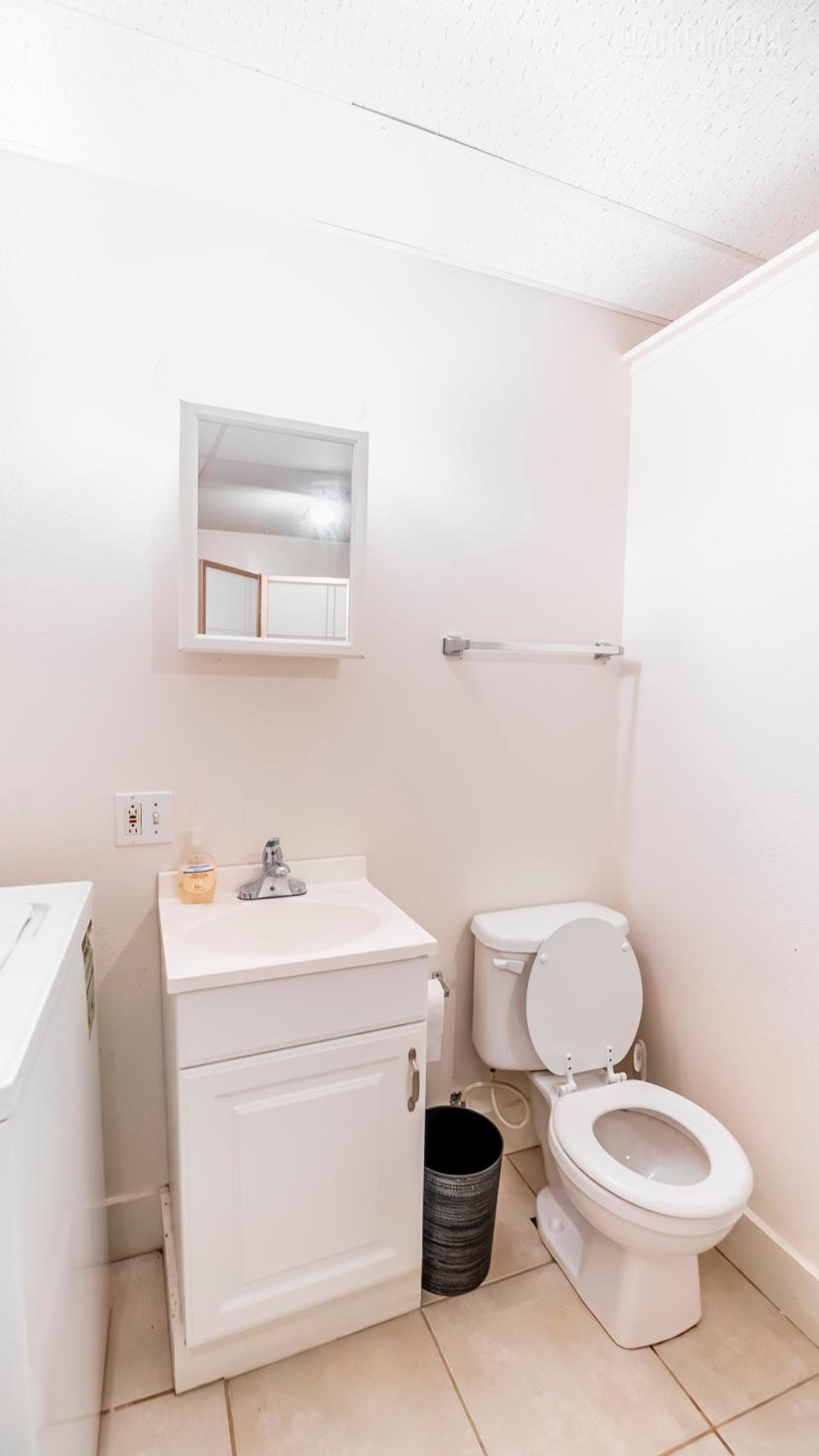 Studio Apt - Easy Access to City and Amazing View view 3