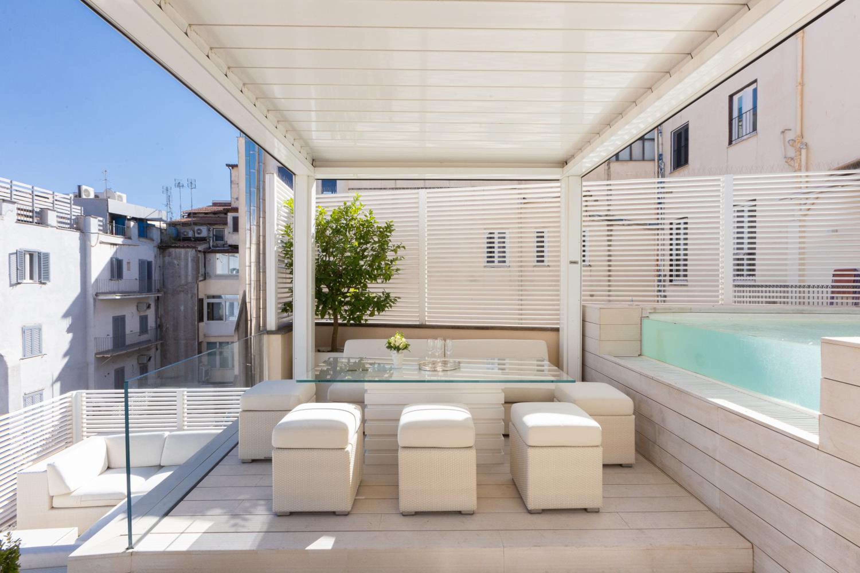 Amazing Piazza Venezia with Jacuzzi and terrace