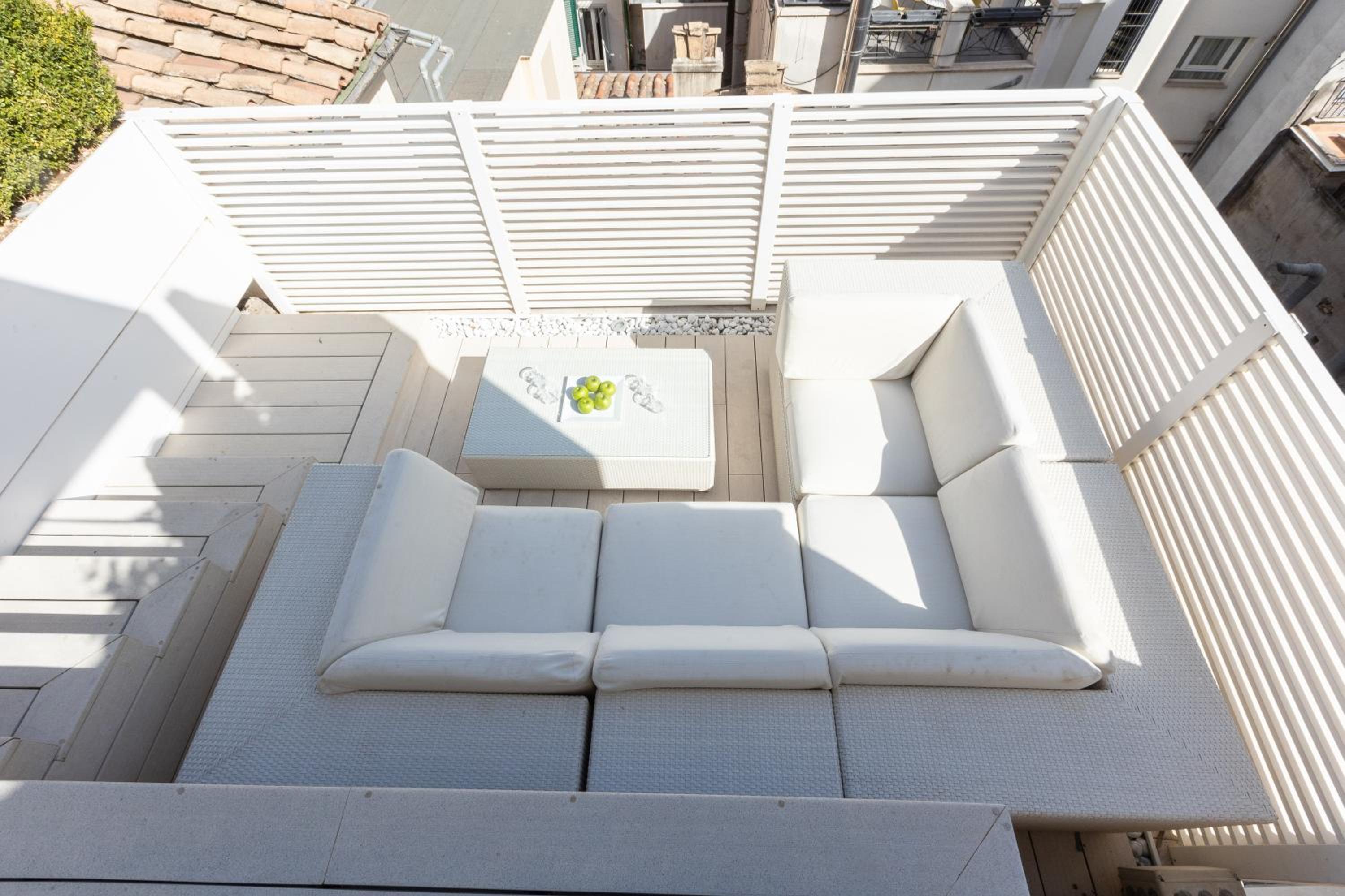 Amazing Piazza Venezia with Jacuzzi and terrace