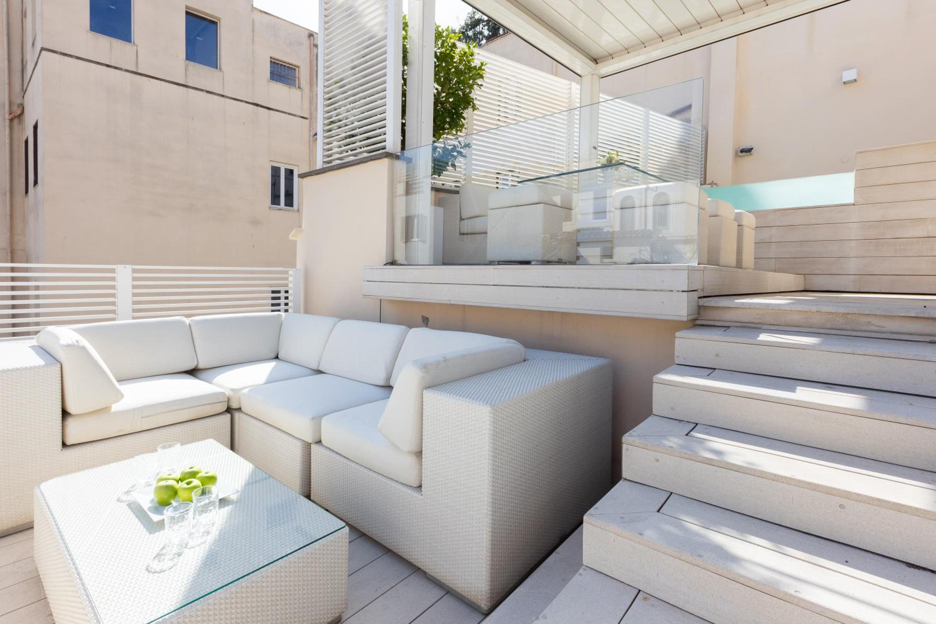 Amazing Piazza Venezia with Jacuzzi and terrace