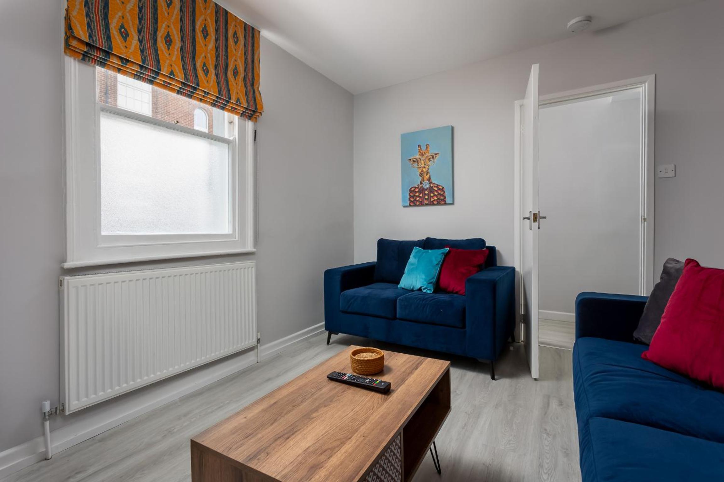 Luxury Cottage - Town Centre with Parking view 5