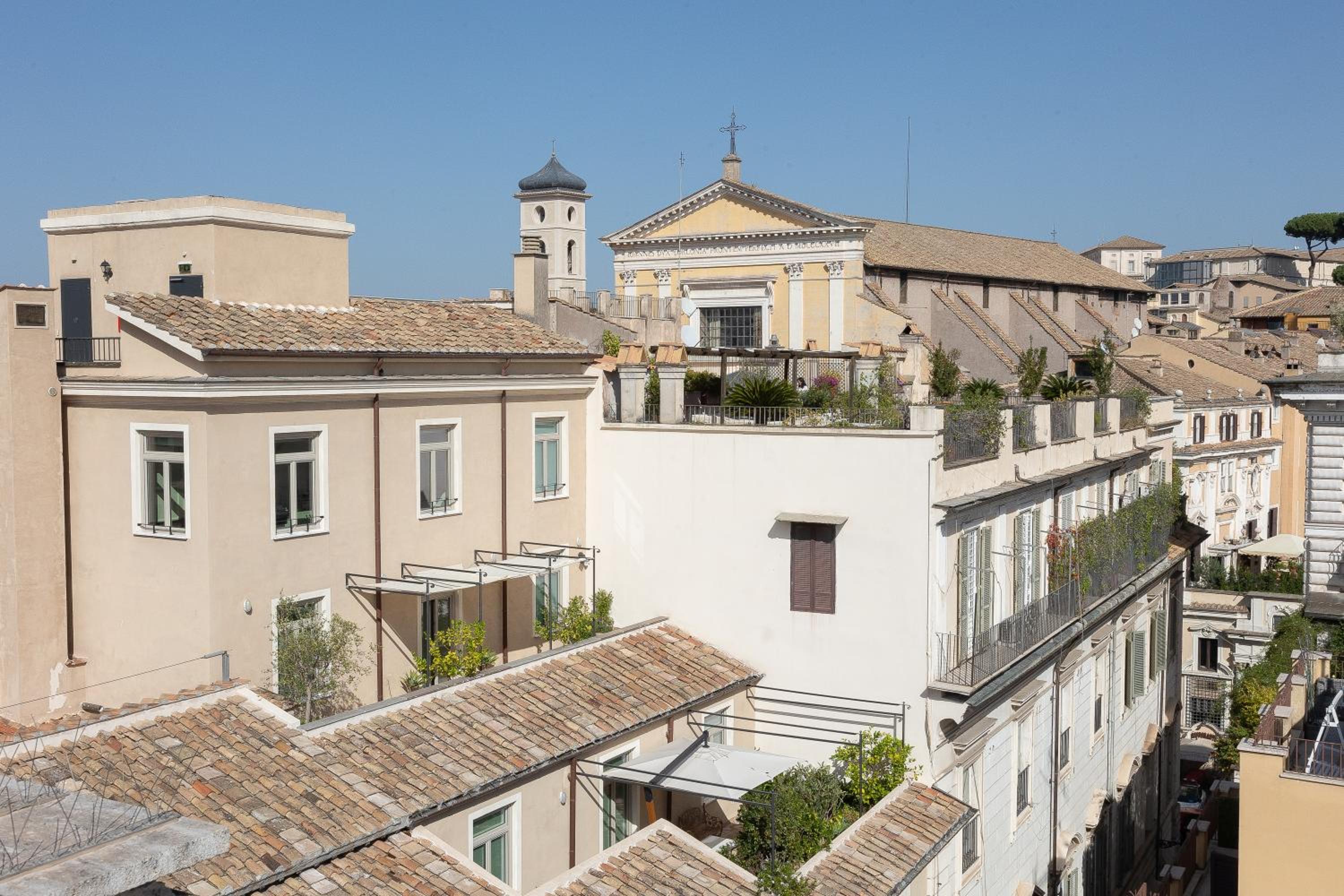Amazing Piazza Venezia with Jacuzzi and terrace
