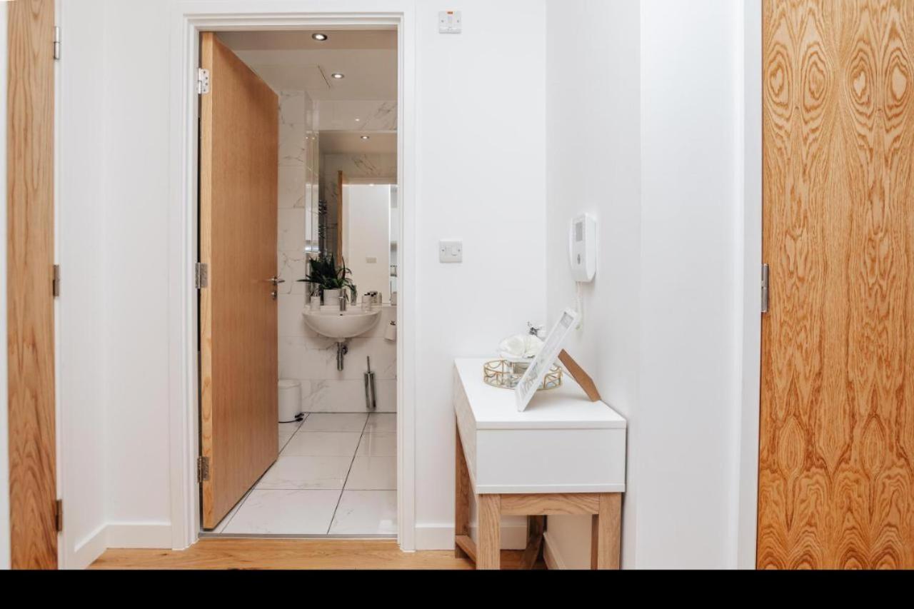 Birmingham City Centre - 3 Bed Apartment view 2