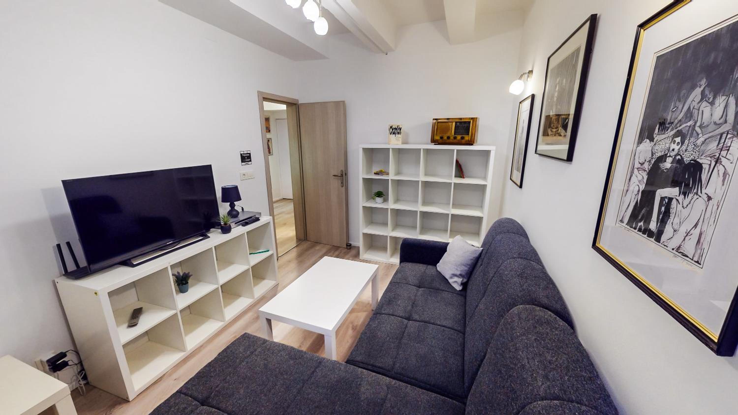 Chaplin Apartment - Free Garage Parking