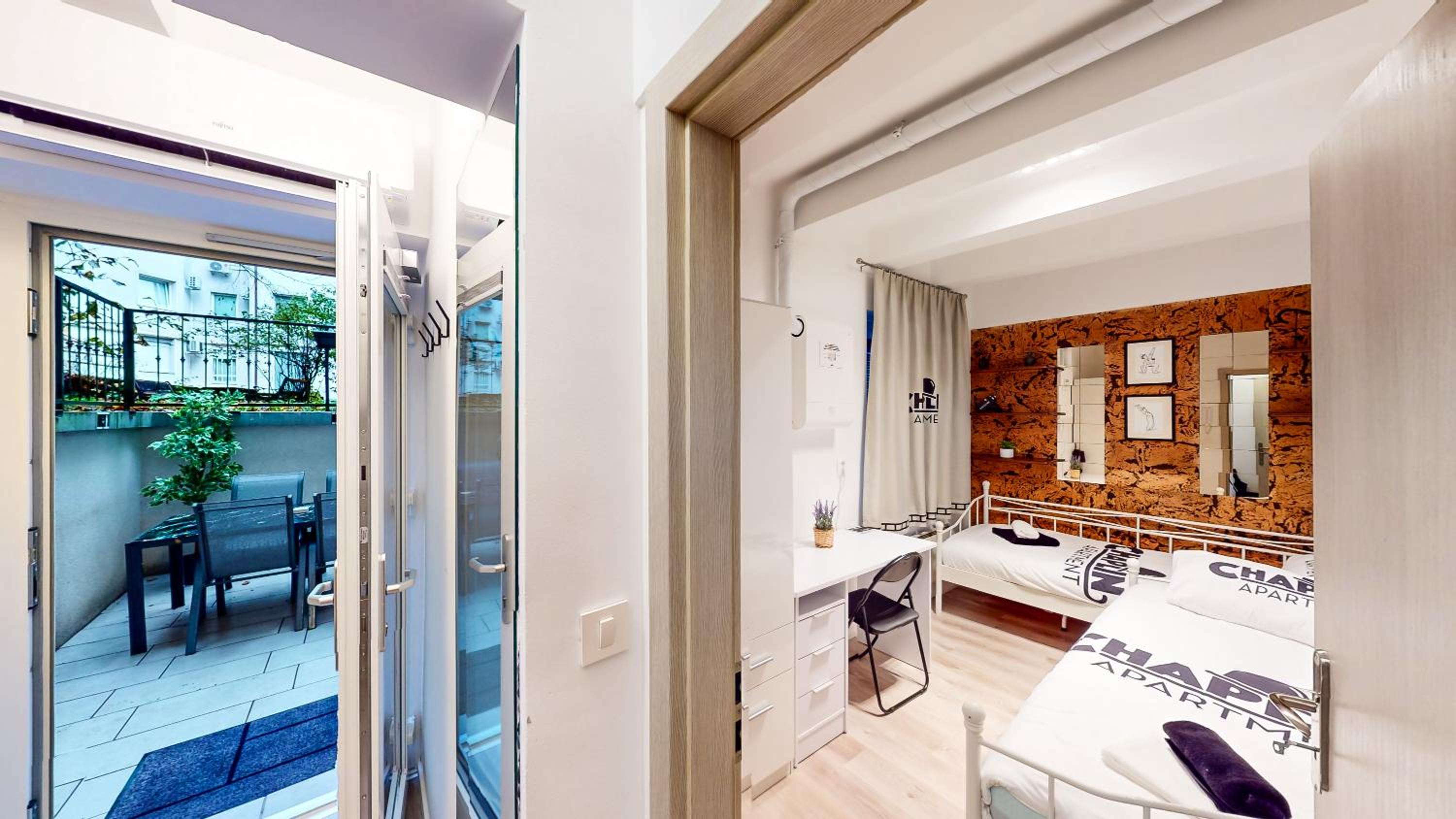 Chaplin Apartment - Free Garage Parking