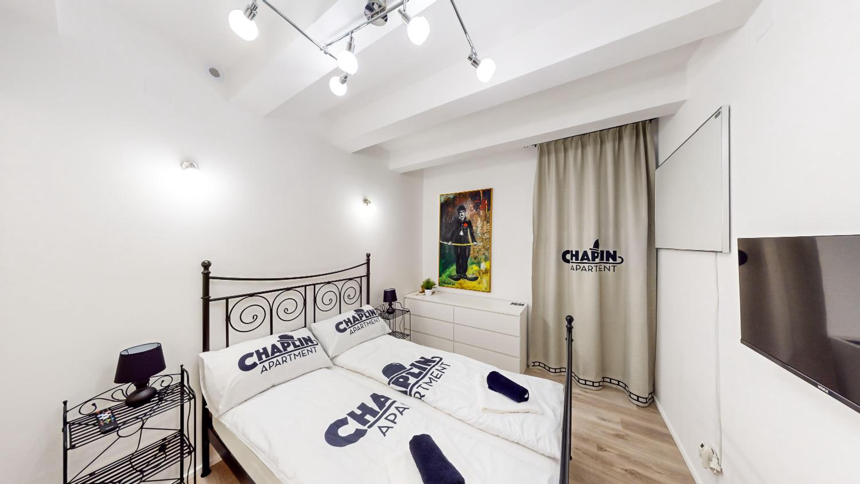 Chaplin Apartment - Free Garage Parking