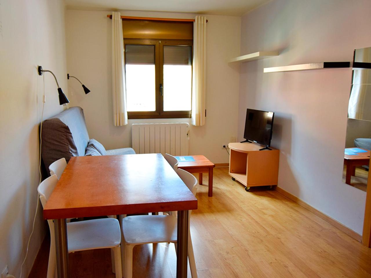 Apartamentos Pantebre 3000