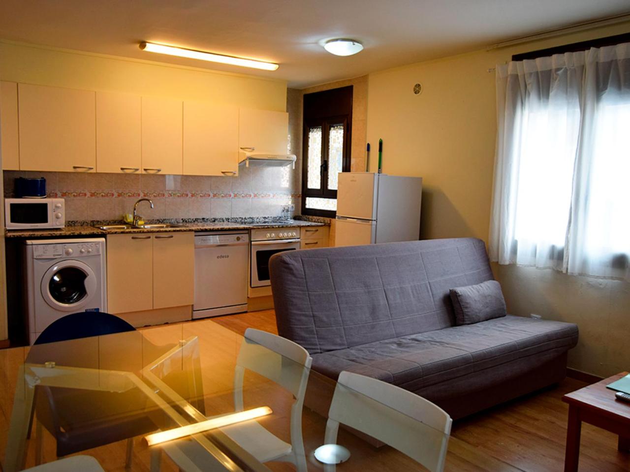 Apartamentos Pantebre 3000
