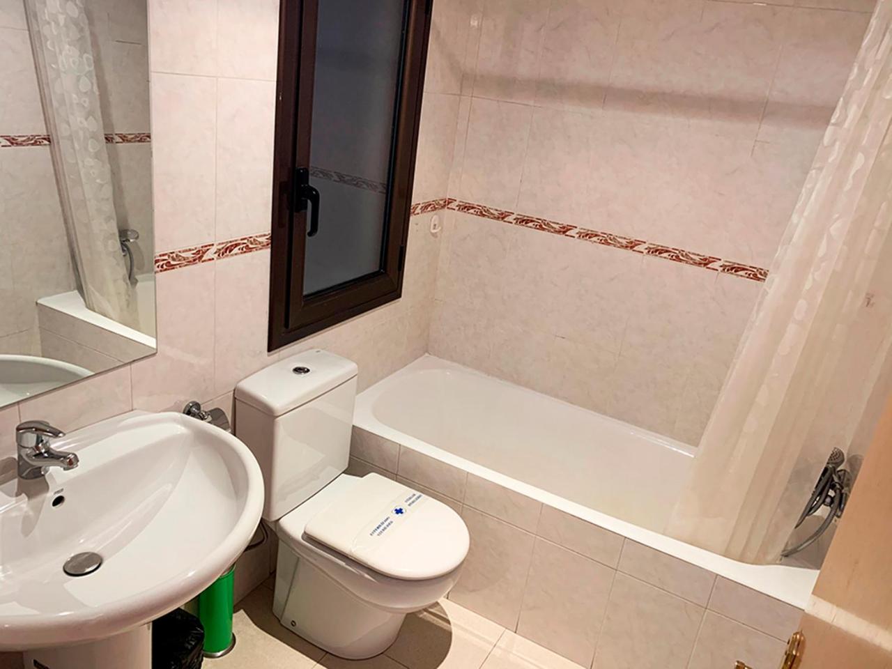 Apartamentos Pantebre 3000