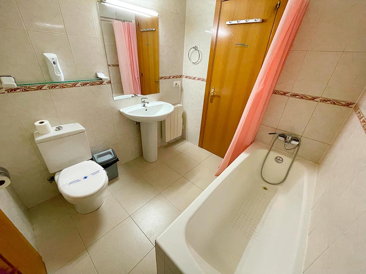 Apartamentos Pantebre 3000
