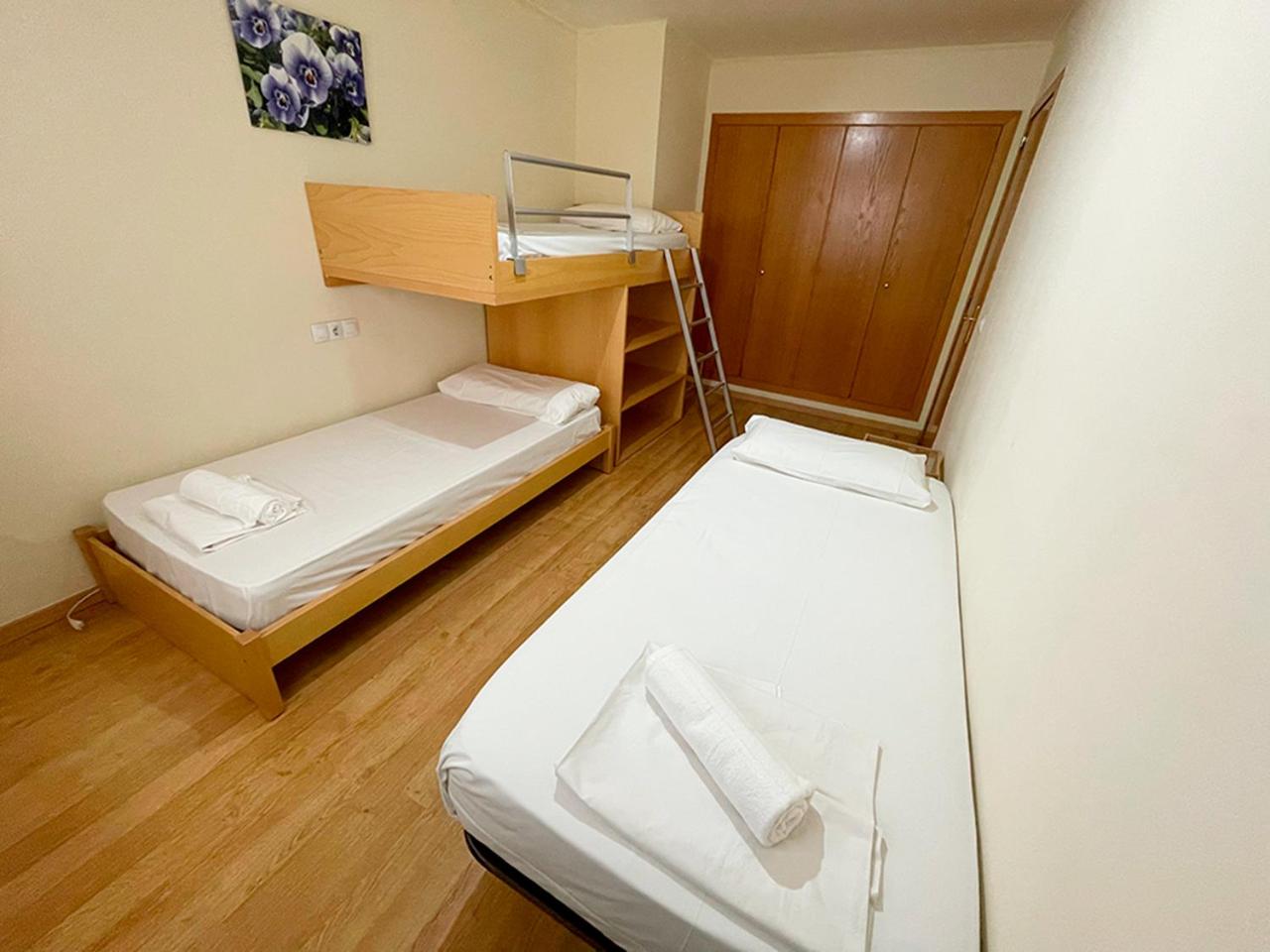 Apartamentos Pantebre 3000