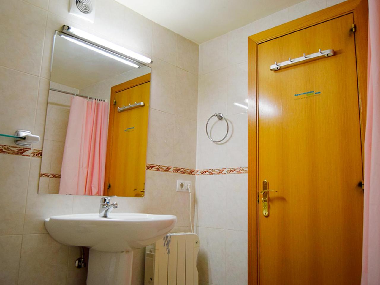 Apartamentos Pantebre 3000