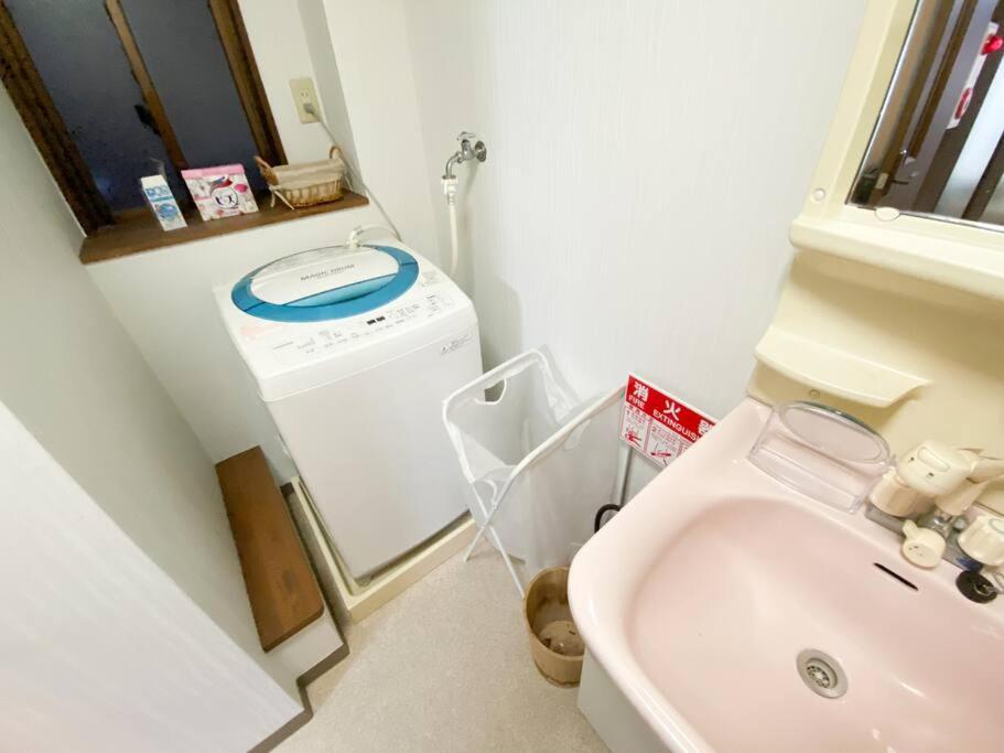 3stops to USJ 3toilets 3BR 6ppl Cozy family house OUYANG