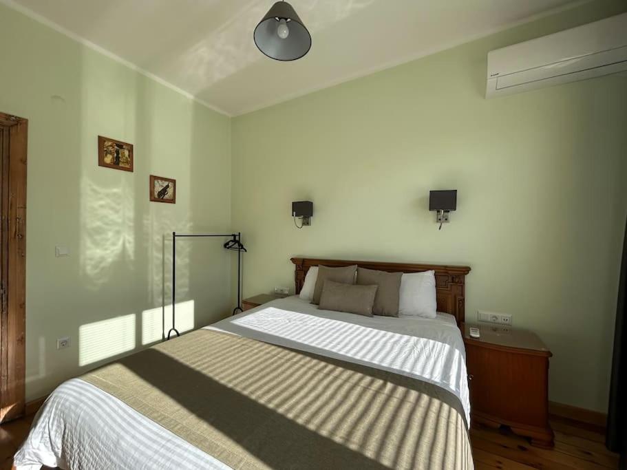 Waterfront Villa by the Tram - Private Terrace with Dome & Golden Horn View in Fatih