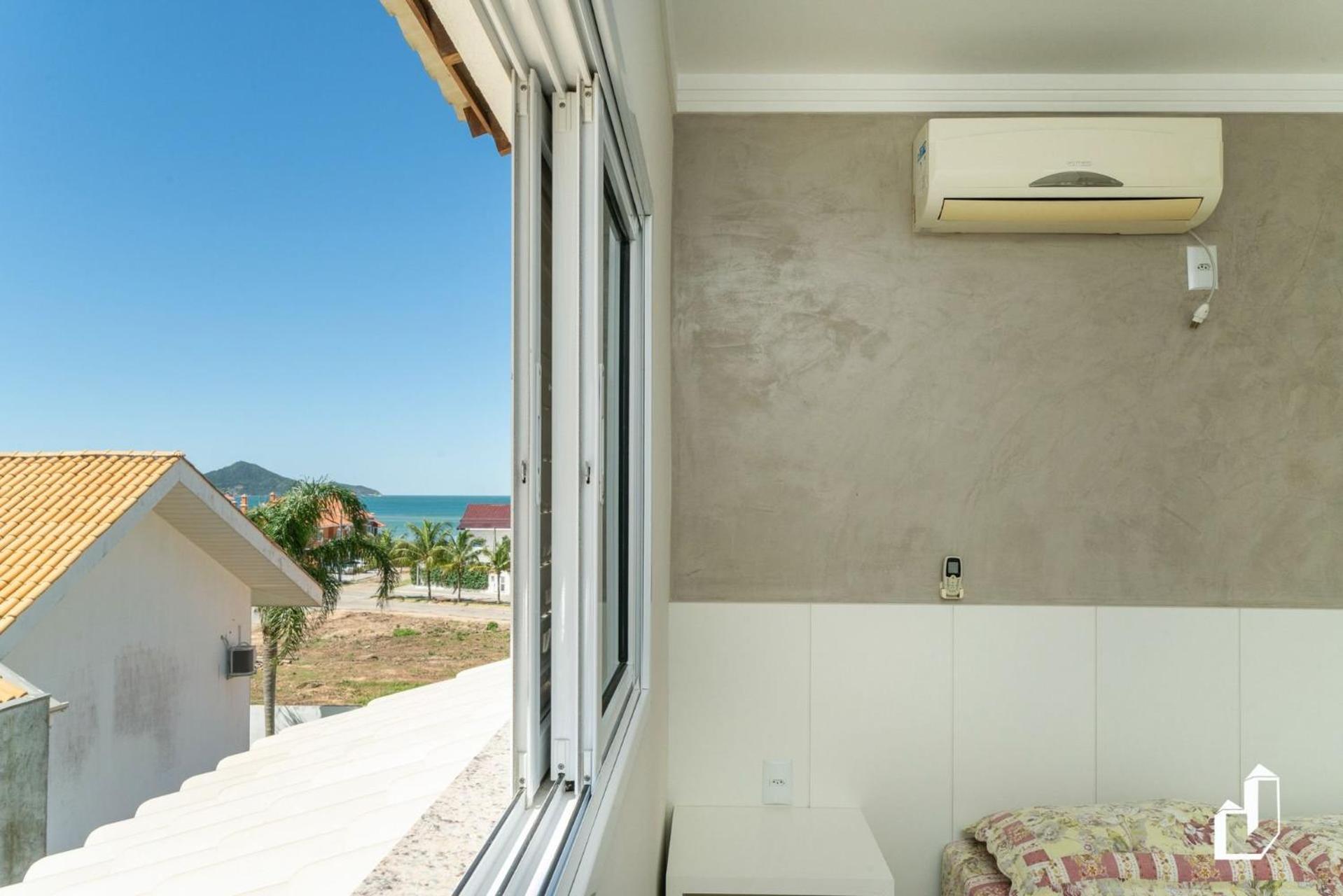 Casa com 05 dormitórios