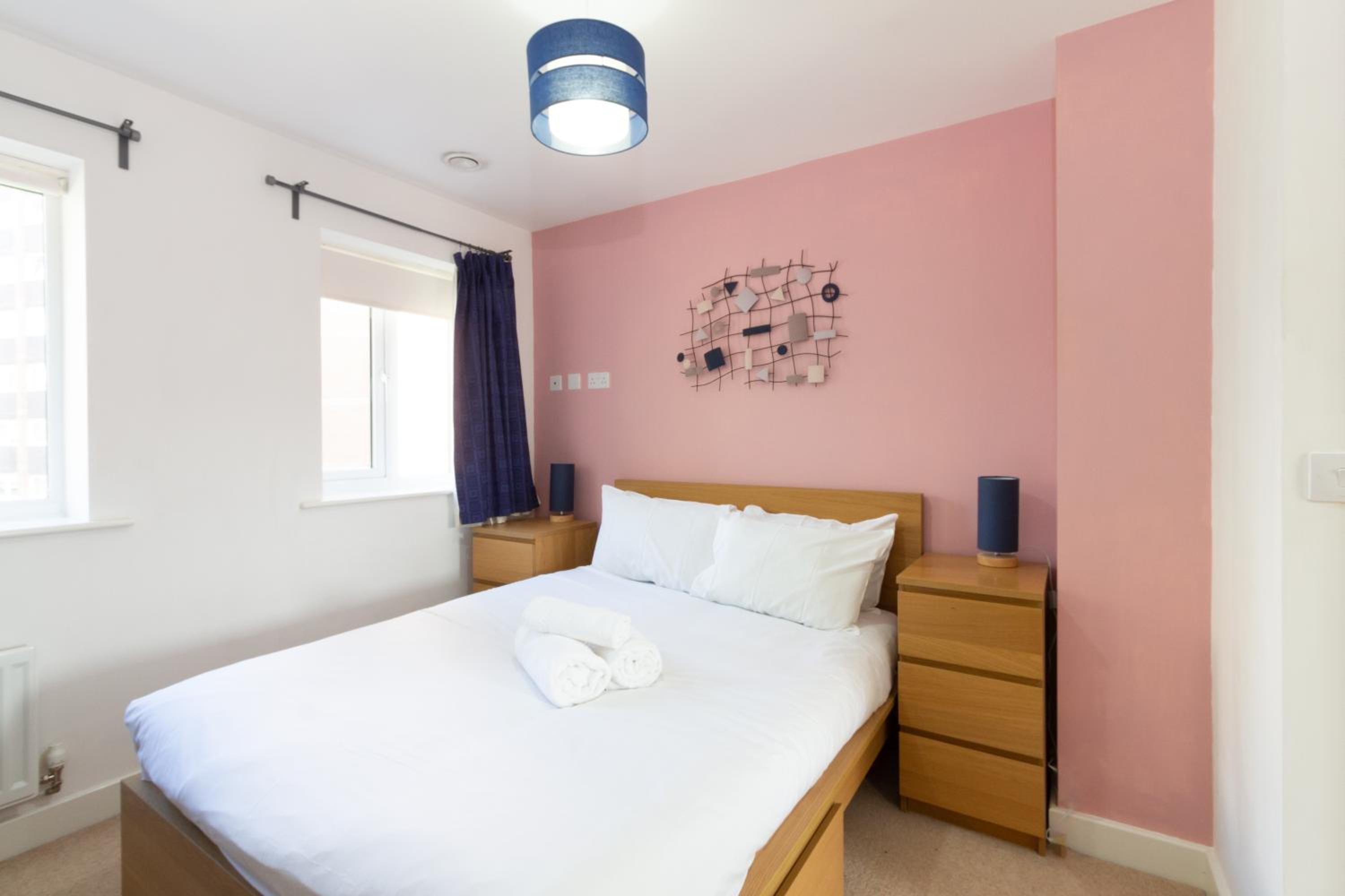 Homely 4BD Townhouse - Next to Hanley Park view 4