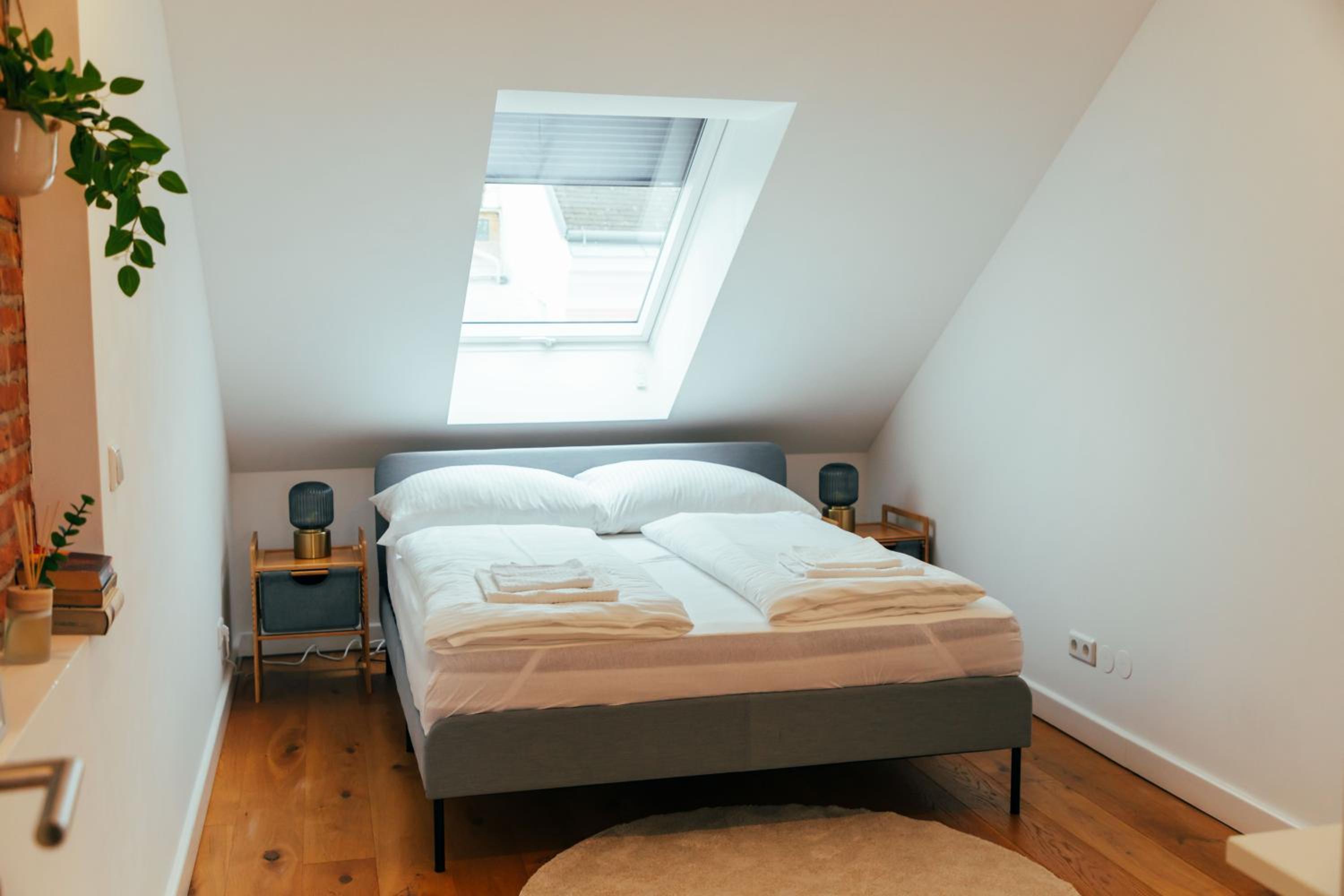 Large Apartments - Great for Groups - with Balcony or Terrace